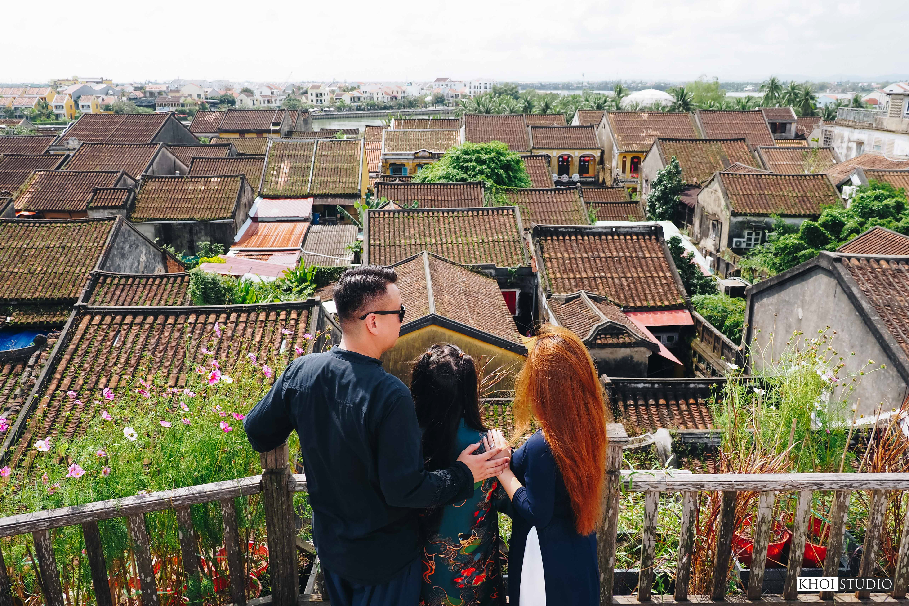 Family photo shoot in Hoi An ancient town (Vietnam) - Family from Australia