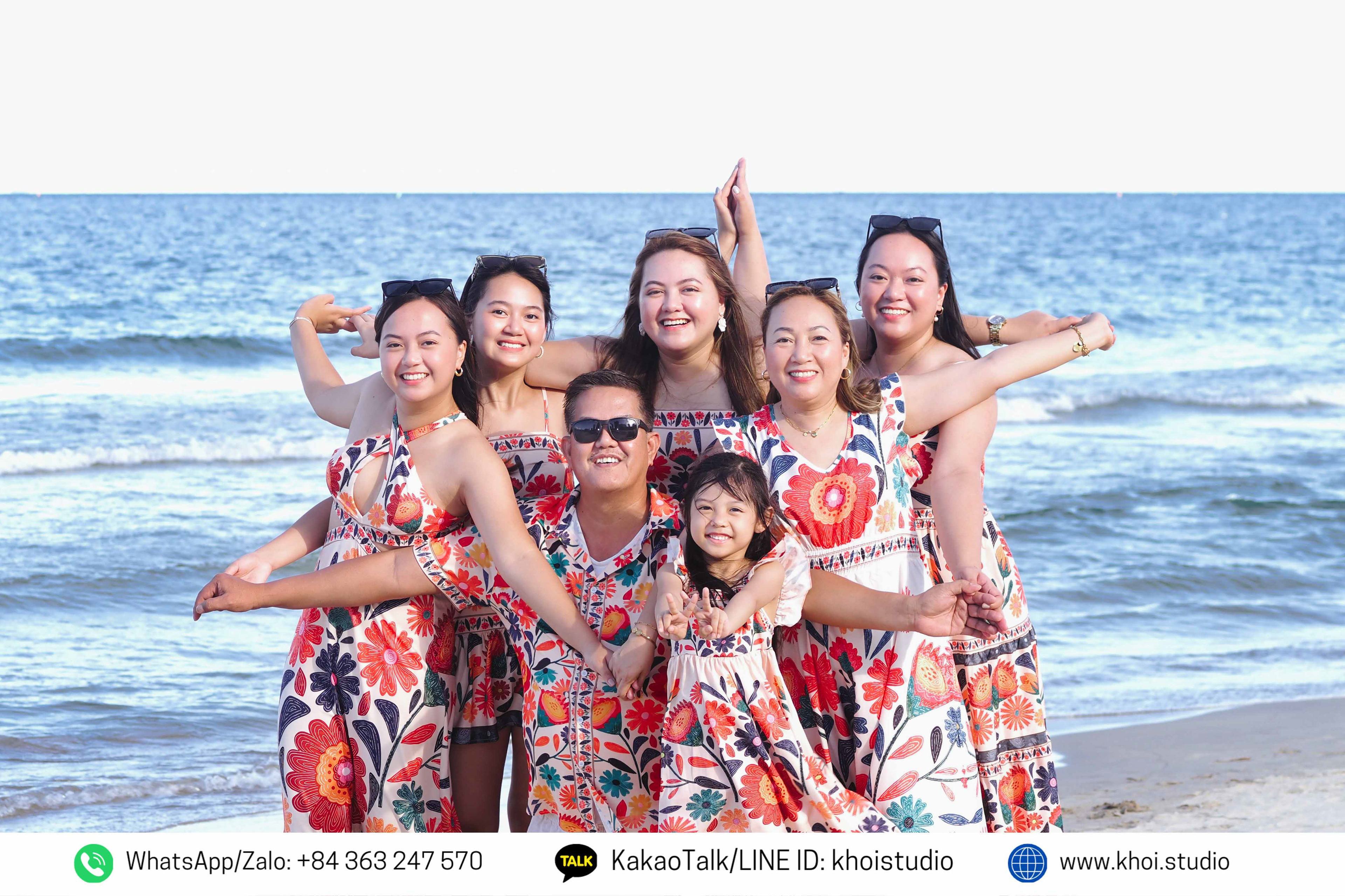 Family vacation photography activities on Da Nang beaches