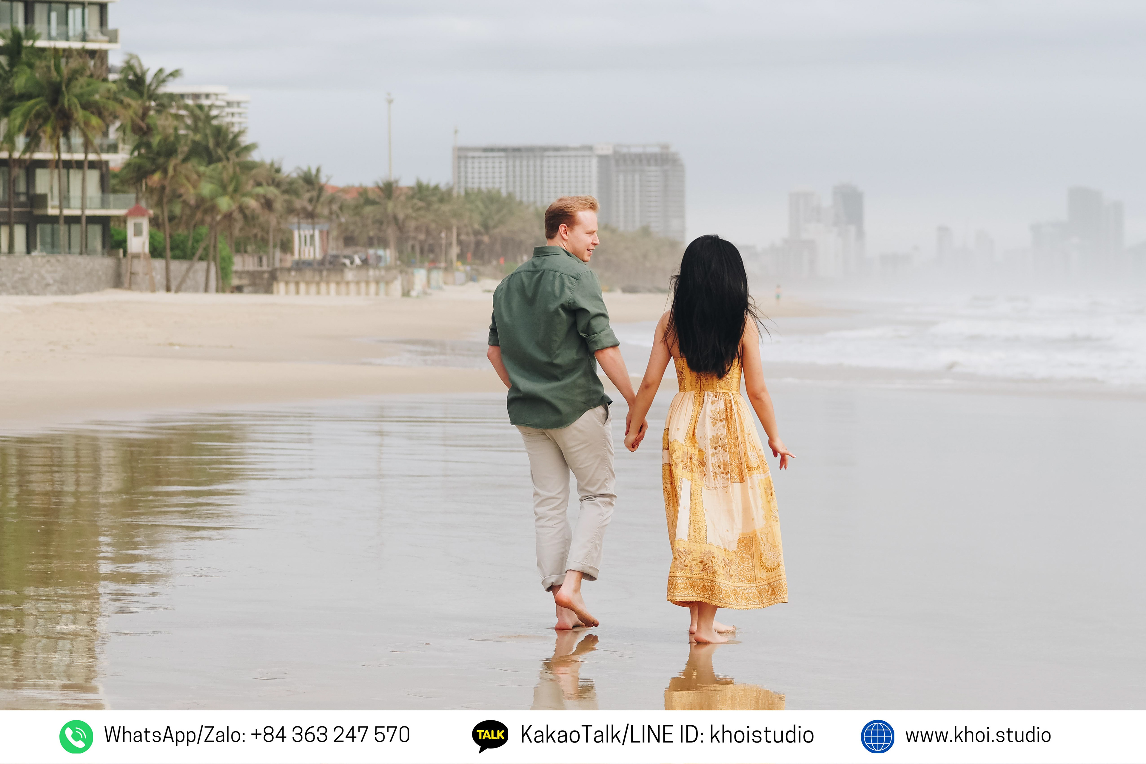 Romantic proposal photo shoot on Da Nang beach