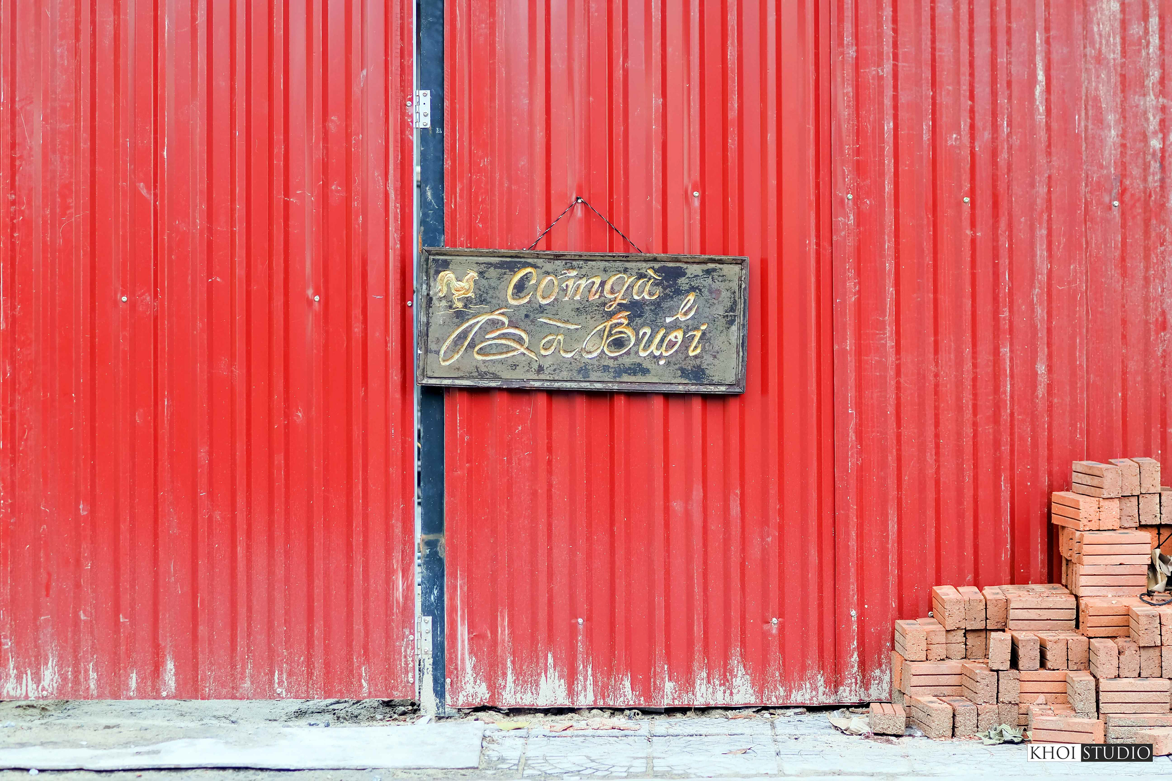 Snapshot on the streets of Hoi An, Vietnam