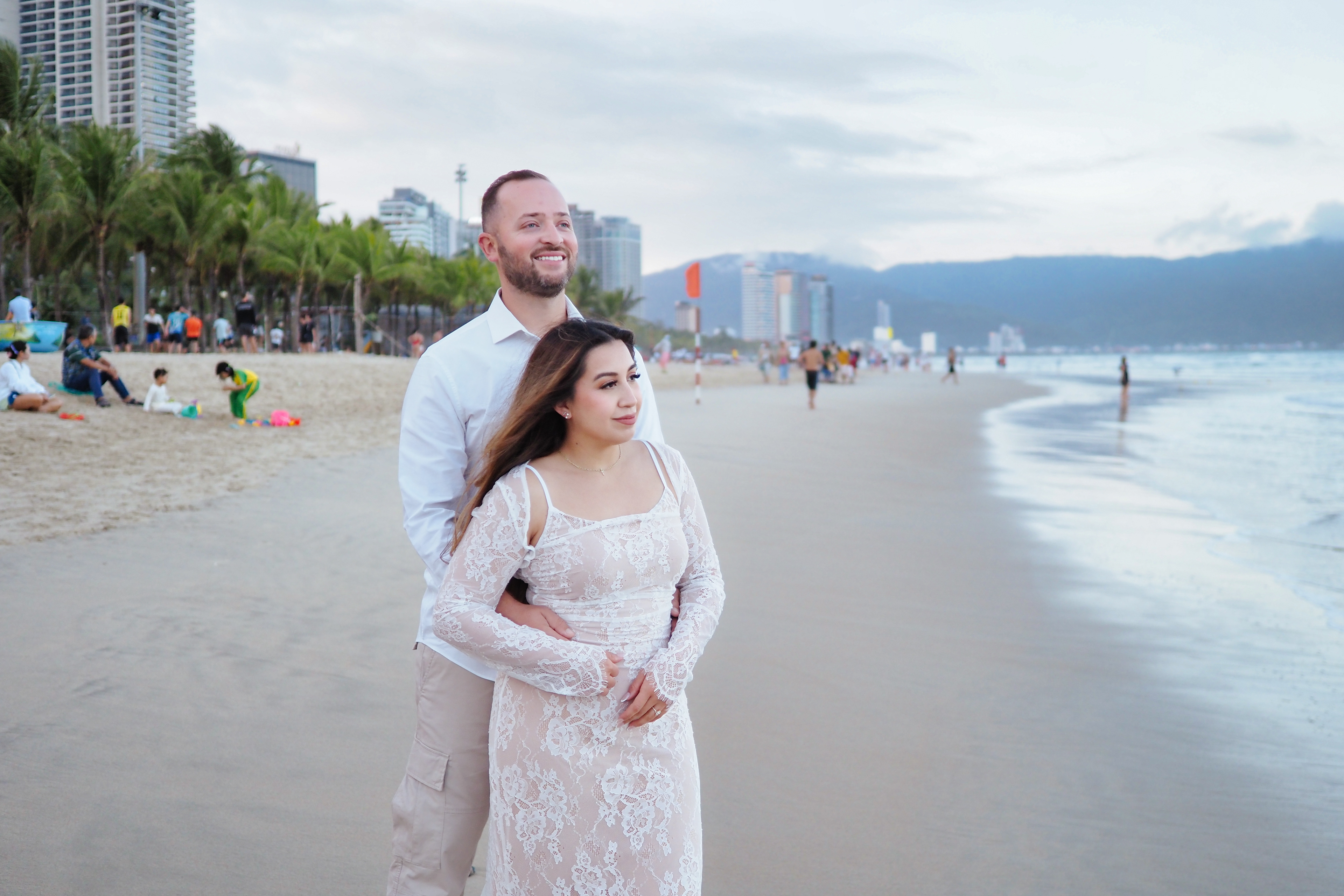 Couple photo shoot at Da Nang beach