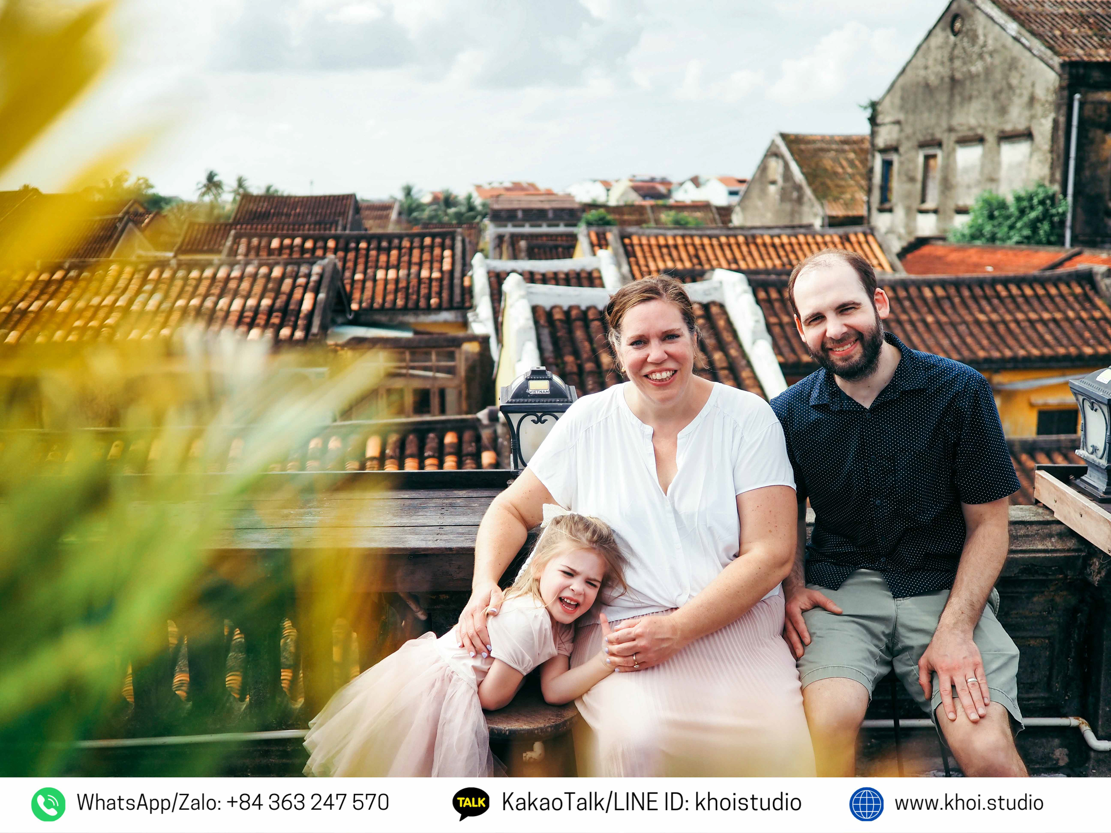 Family photo shoot in Hoi An ancient town (Vietnam)