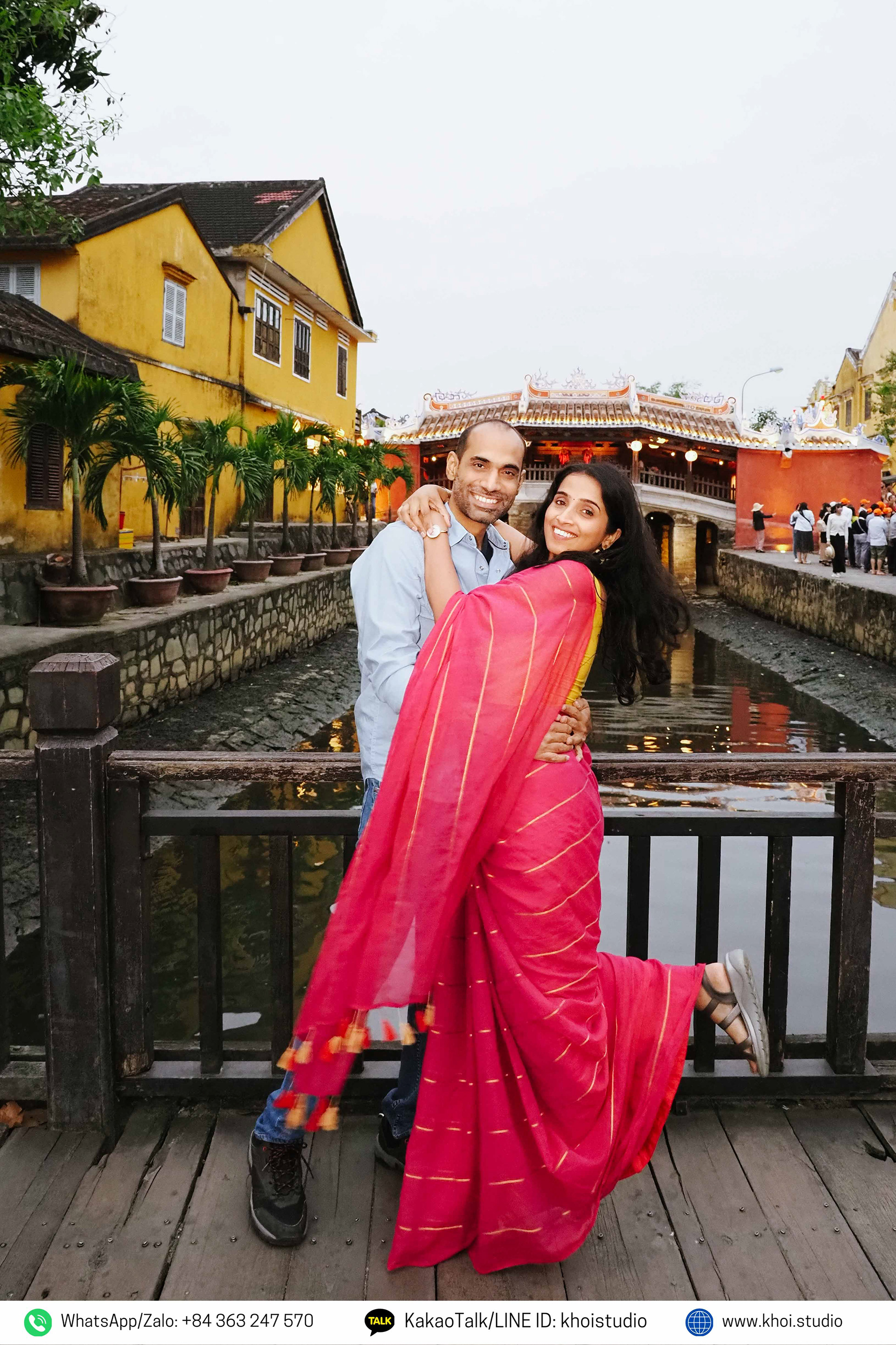 Travel photography service for Indian tourists in Hoi An - Chụp ảnh du lịch khách Ấn Độ tại Hội An