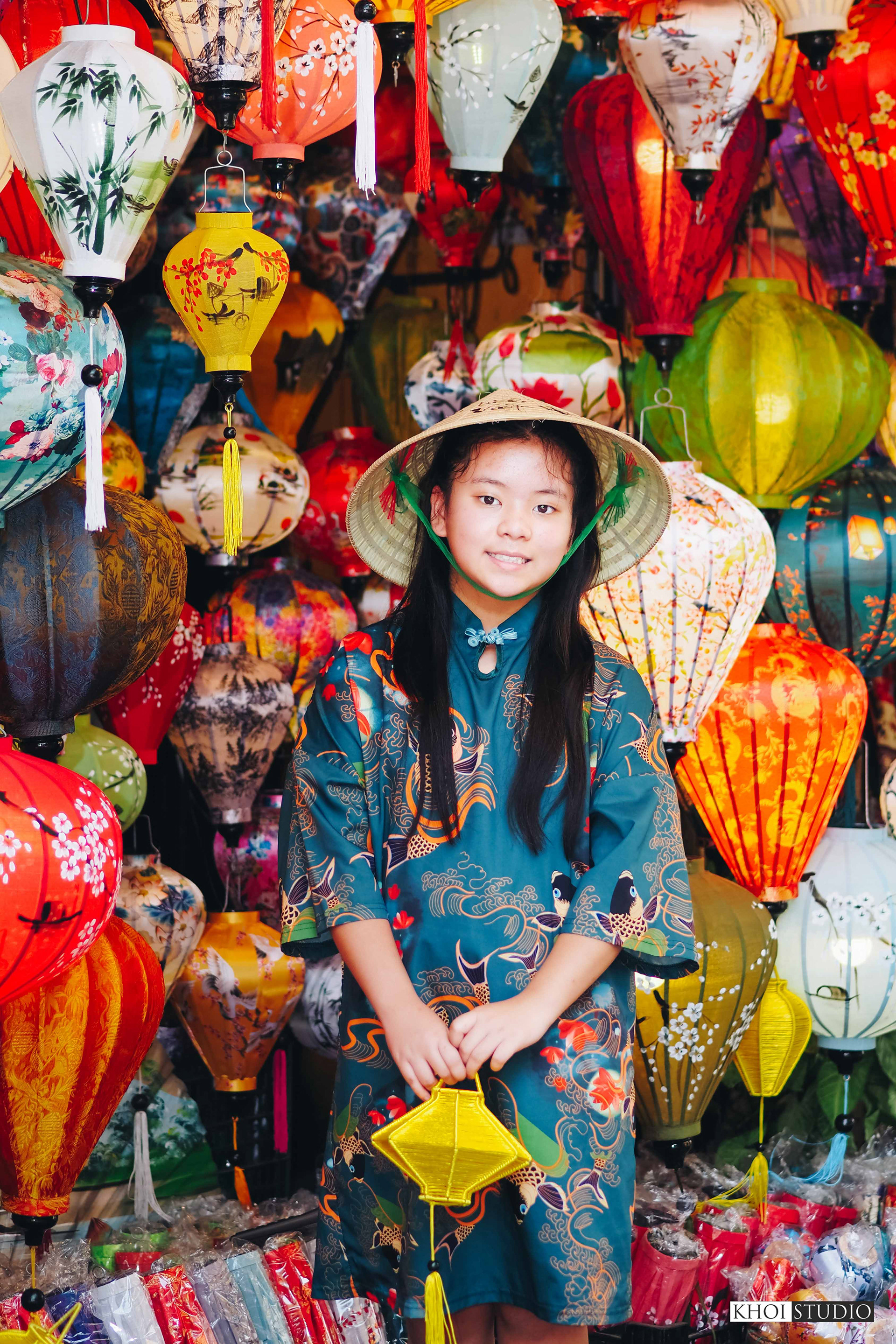 Family photo shoot in Hoi An ancient town (Vietnam) - Family from Australia