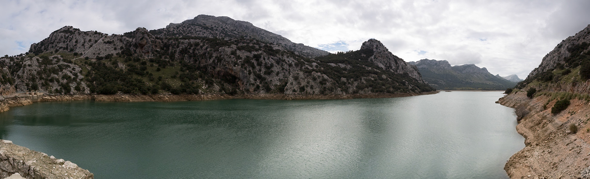 Trinkwasserreservoir Gorg Blau