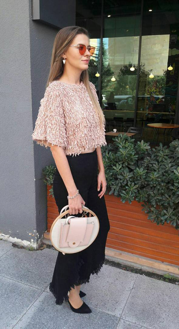 Tuğçe Kurşunoğlu w/ Hooop the Bag Golden Blossoms @TV Show No.309
