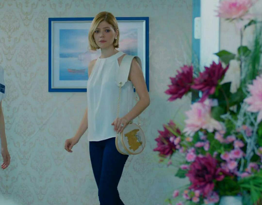 Alara Bozbey w/ Hooop the Bag Golden Blossoms @TV Show Dolunay