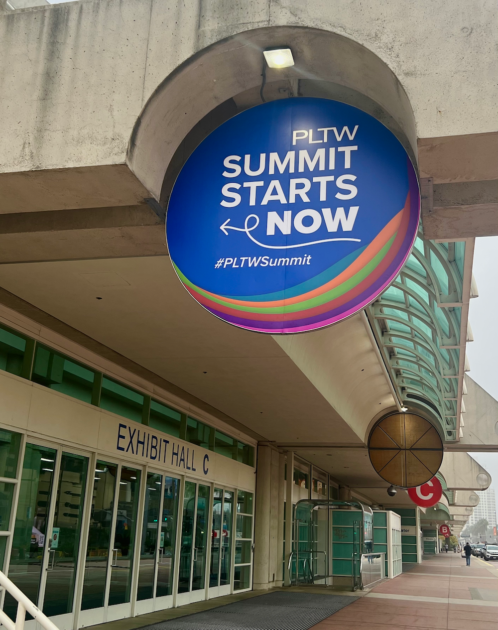 Exterior hanging sign