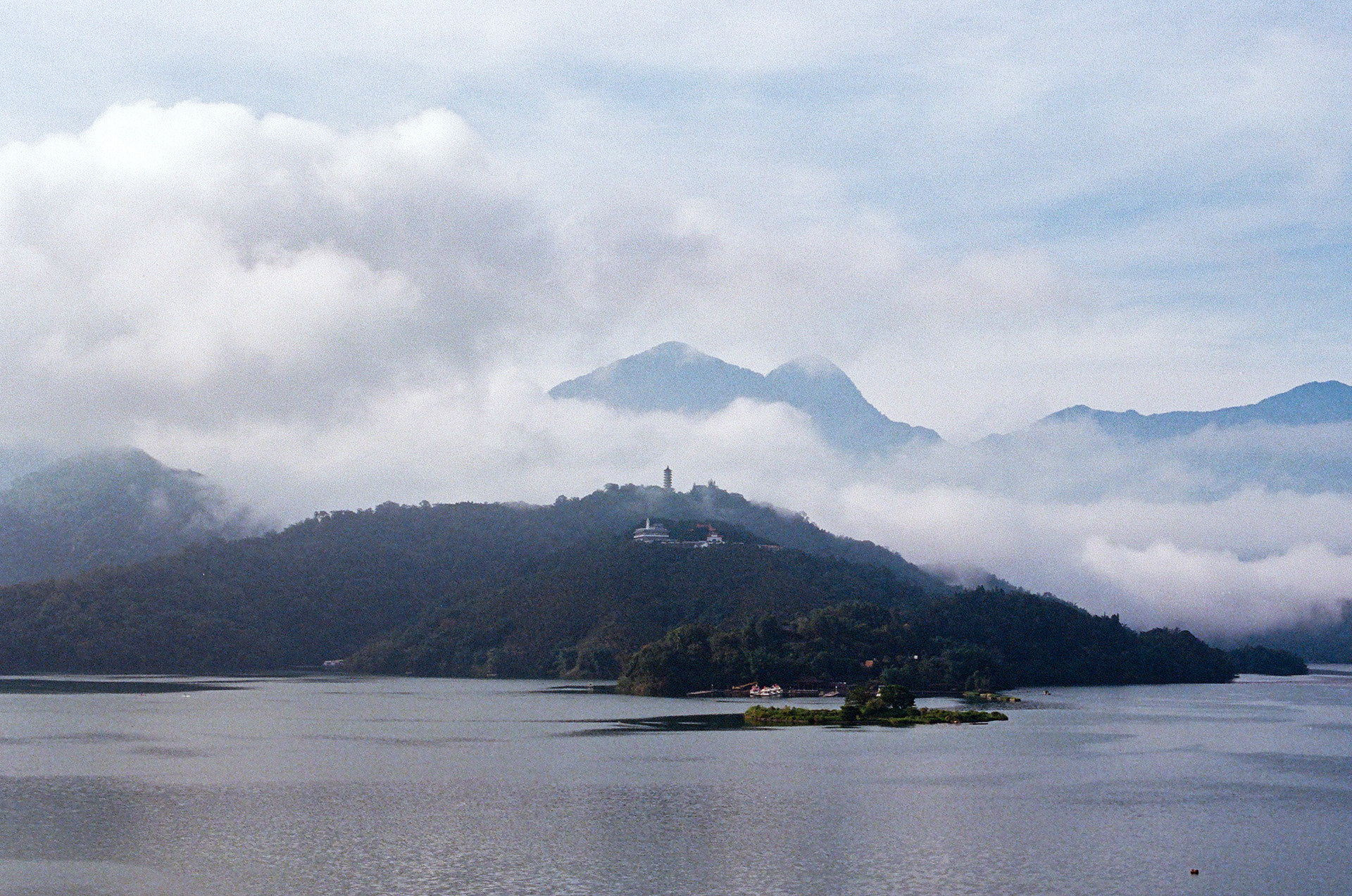 Ci'en Pagoda at Sun Moon Lake