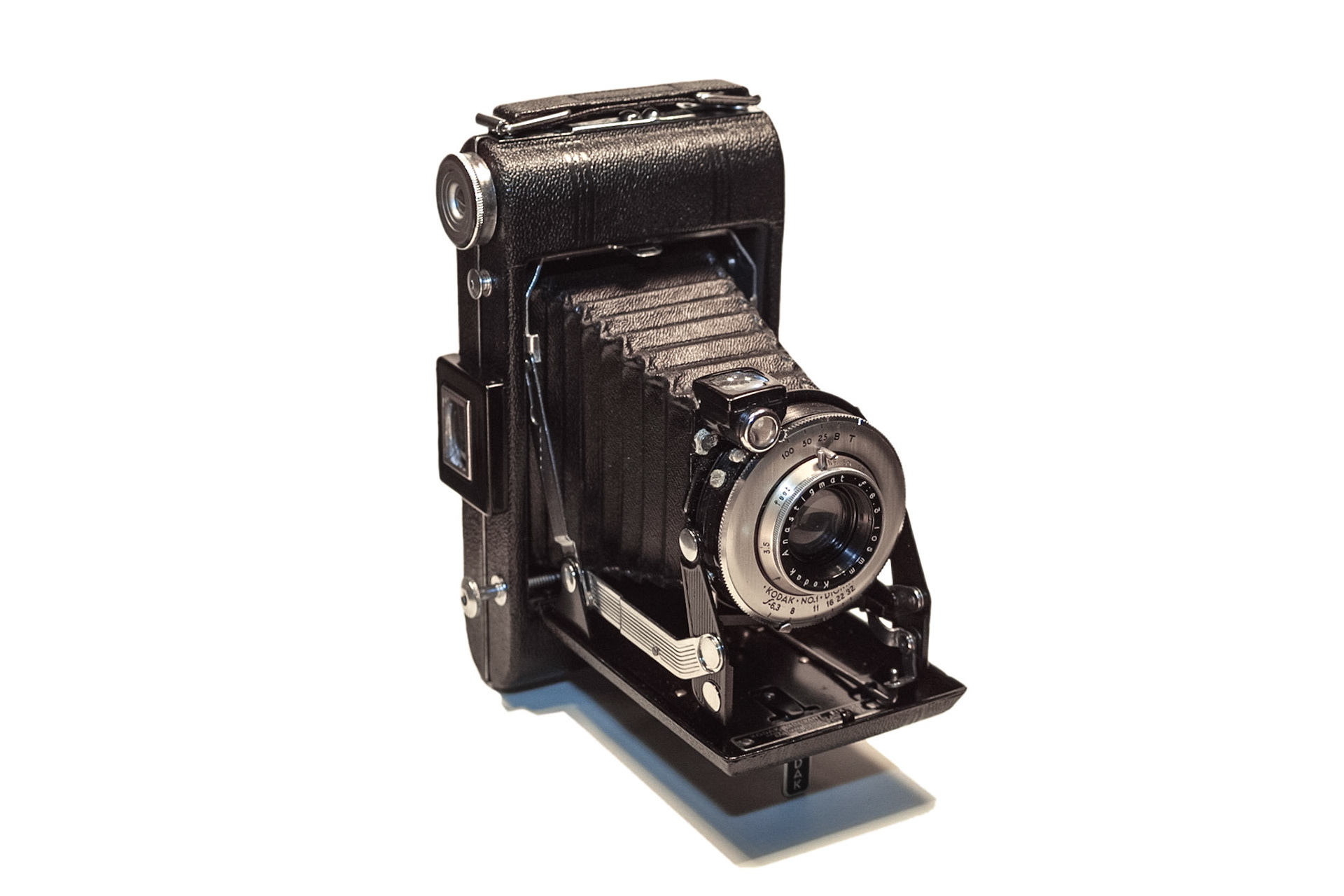 Manufacturer: Kodak
Model: Vigilant Six-20
Years: 1939 - 1949
Price: ?
Quantity: ?