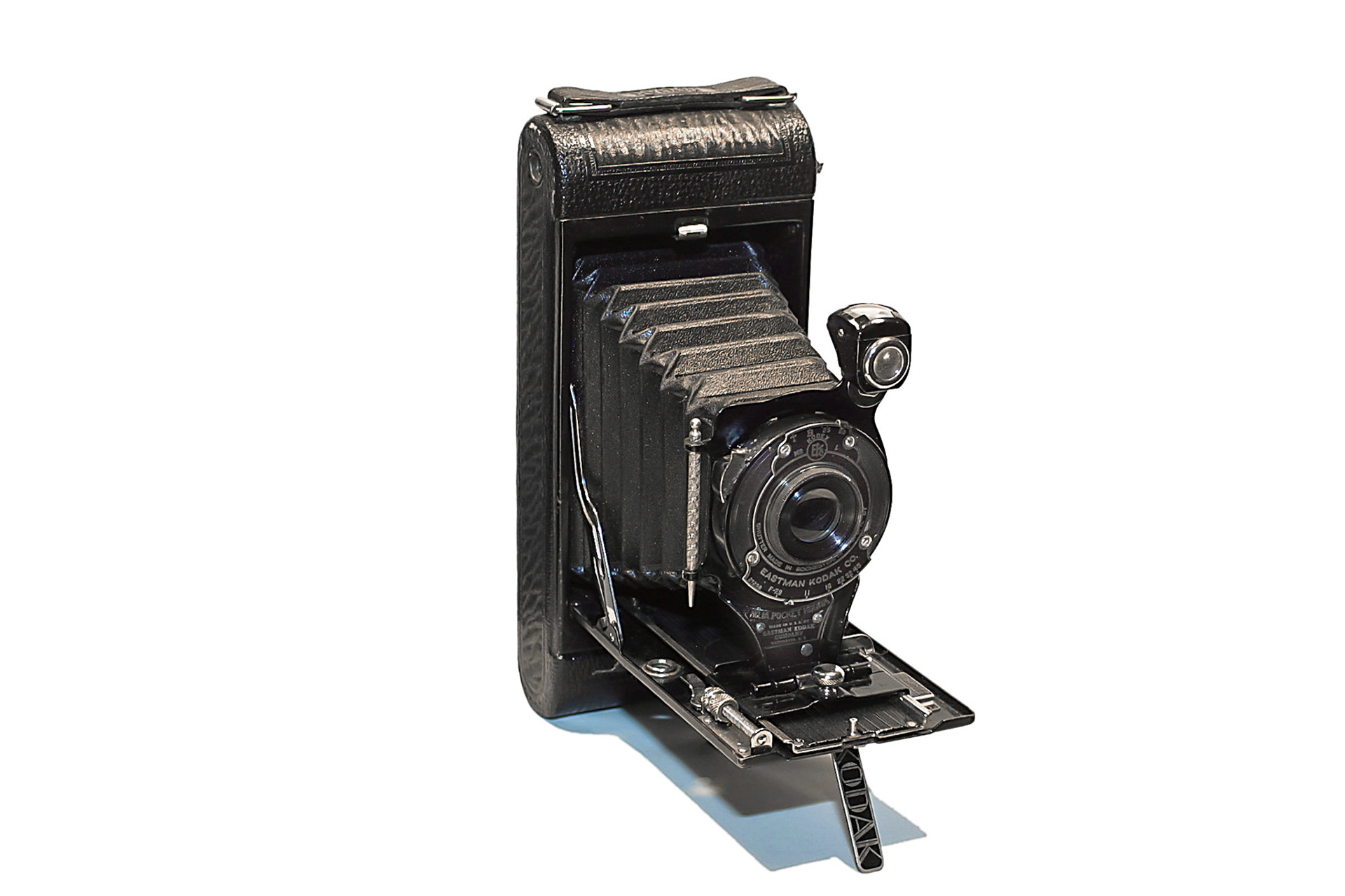 Manufacturer: Kodak
Model: No. 1A Pocket Kodak
Years: 1926 - 1932
Price: US $18.00
Quantity: ?