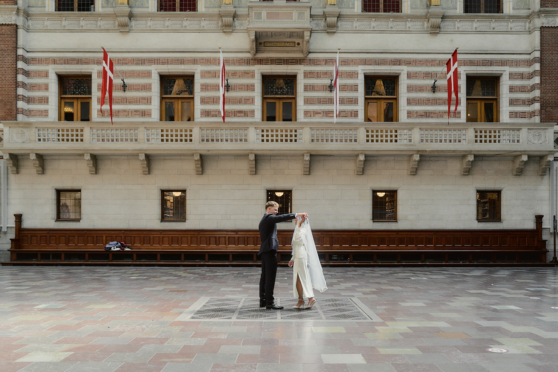 Elopement at Copenhagen City Hall