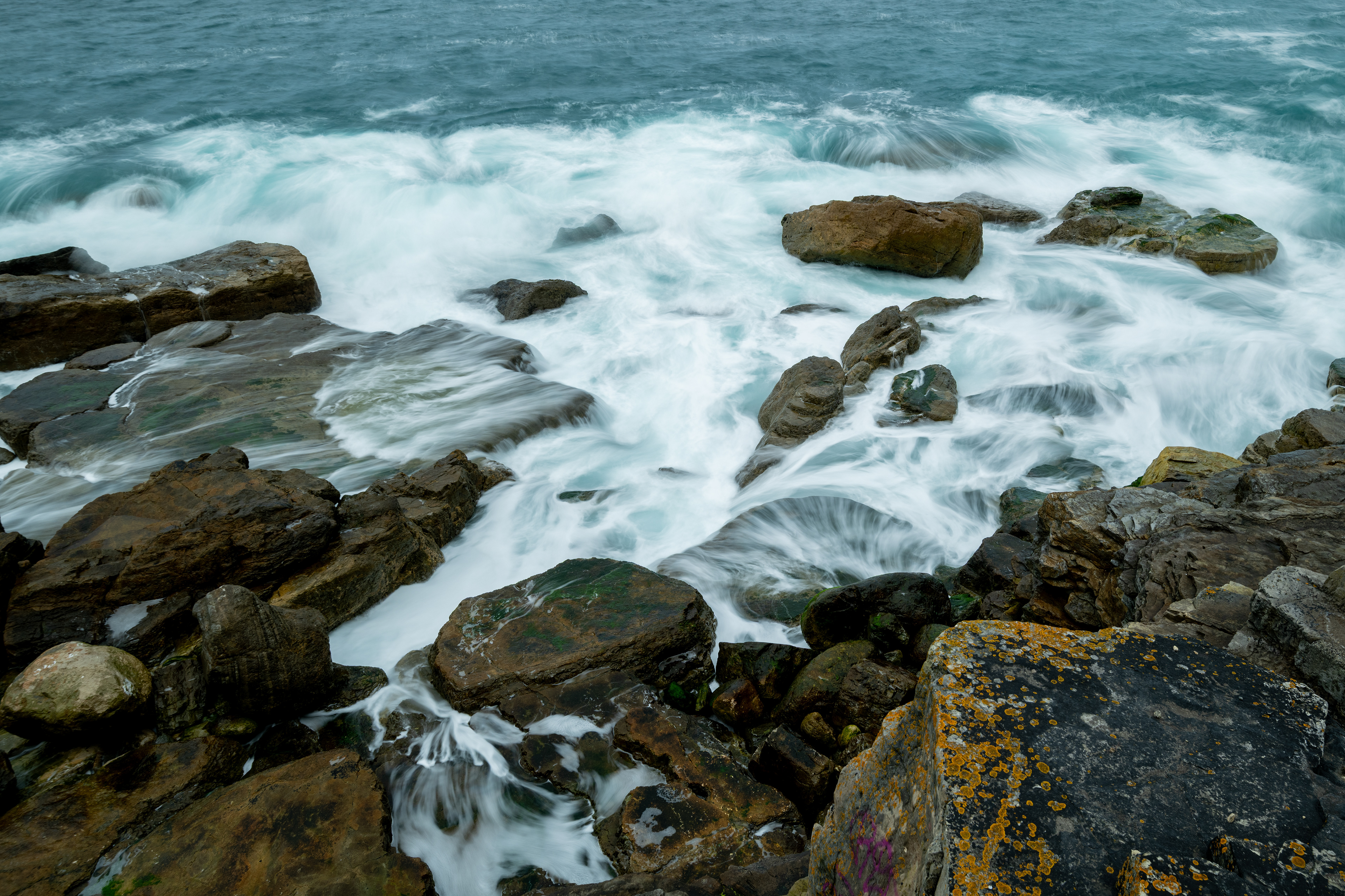 Gijón Rocks and Waves