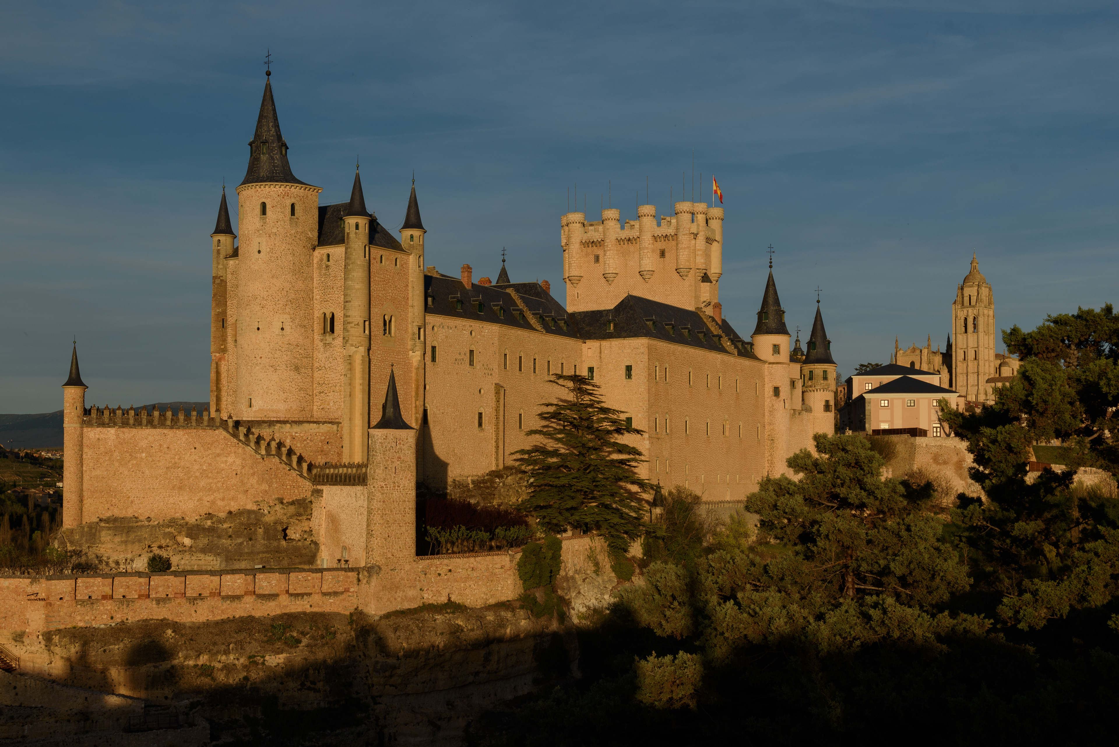 Alcázar Before Dusk, Good Friday, 2023