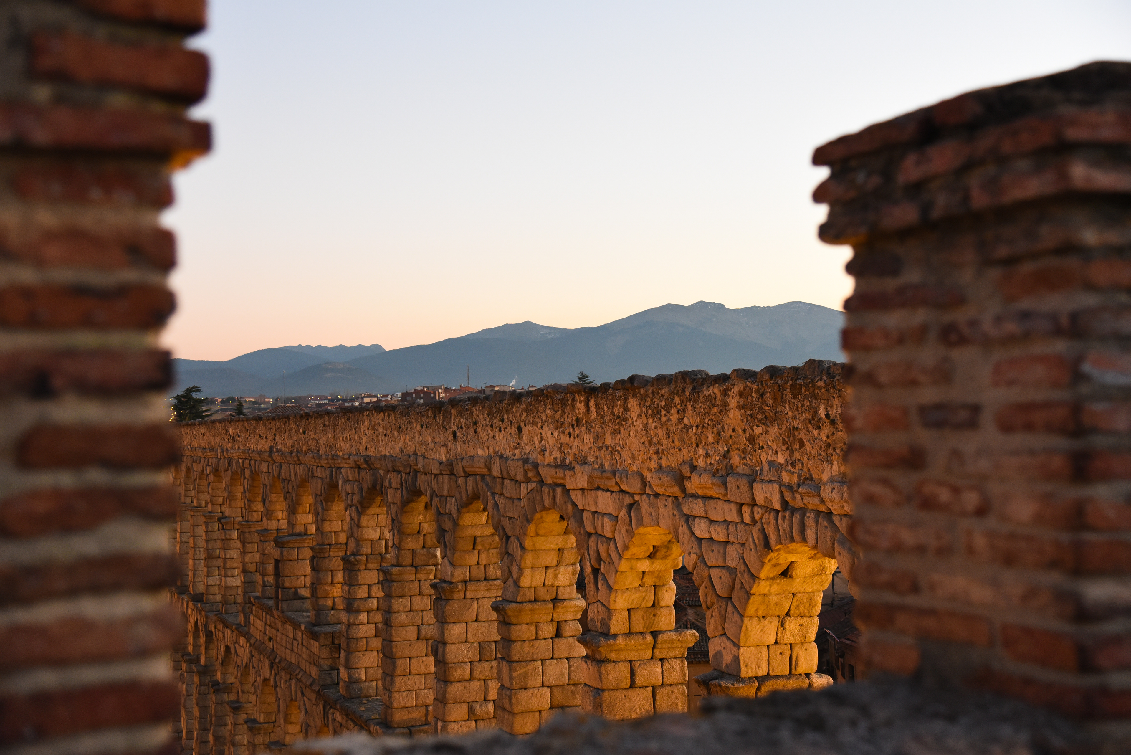 Aqueduct and Mujer Muerta (Dead Woman) - Reyes 2019