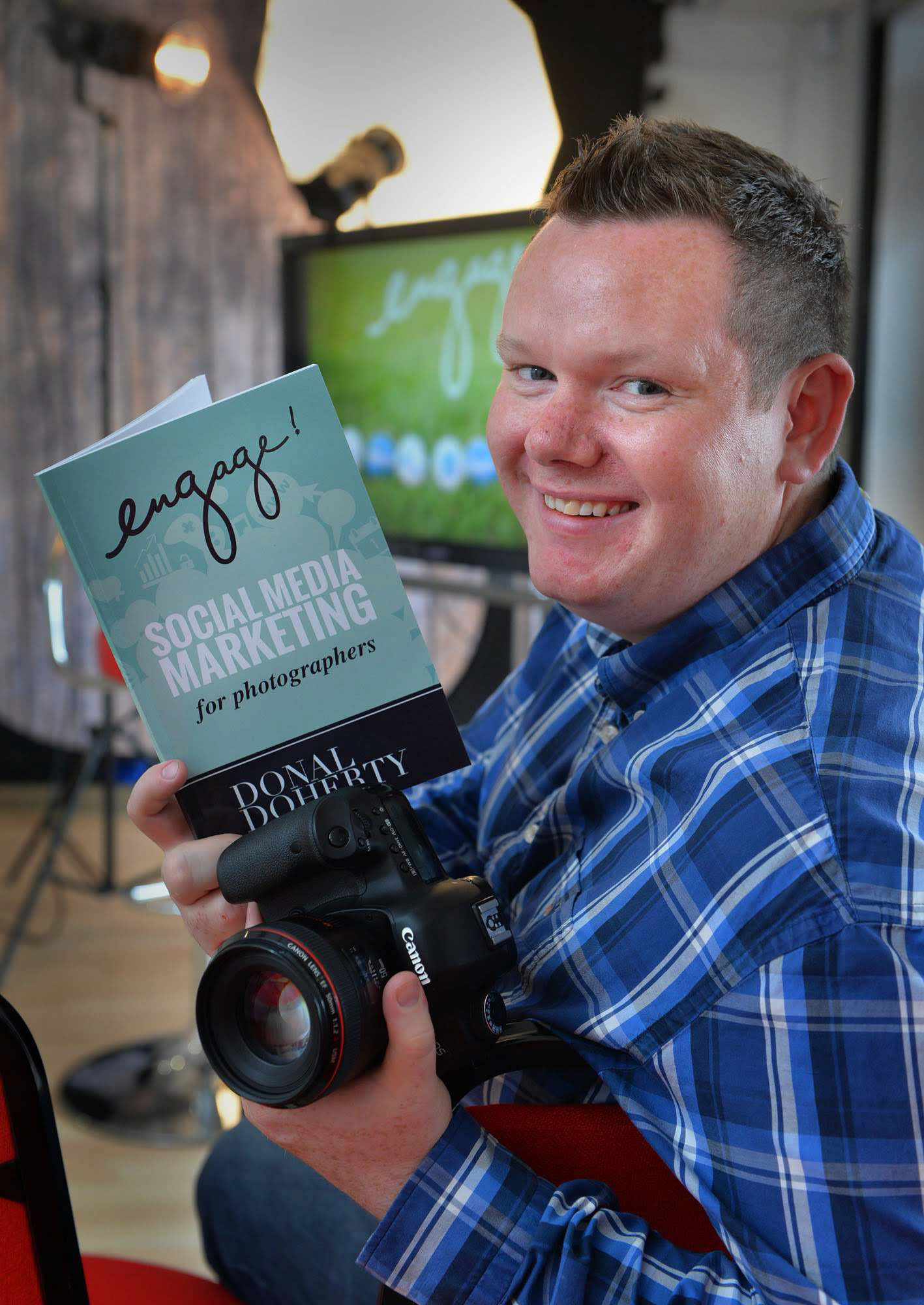 award-winning Northern Irish photographer, Donal Doherty, launched his first book ‘Engage! Social Media Marketing for Photographers’ today, 30 July 2014 at Calumet Photographic in Belfast. The aim of the book is to help photographers to utilise social media to drive sales and deliver a remarkable customer experience. Since going live on Amazon sales of the book have been amazing, making it the worldwide bestseller in the professional photography category on Amazon.Photo by Aaron McCracken/Harrisons