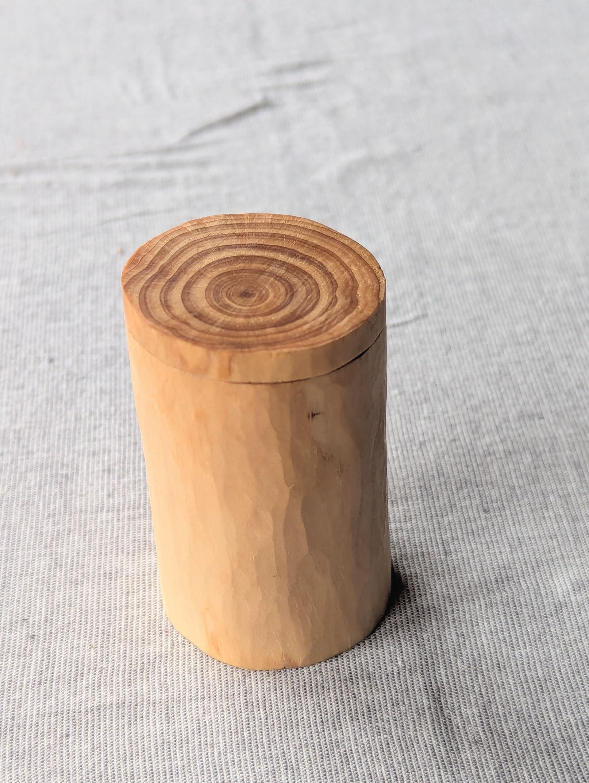 No. 35 / Shrink Pot - Birke, Hanföl - 16 €