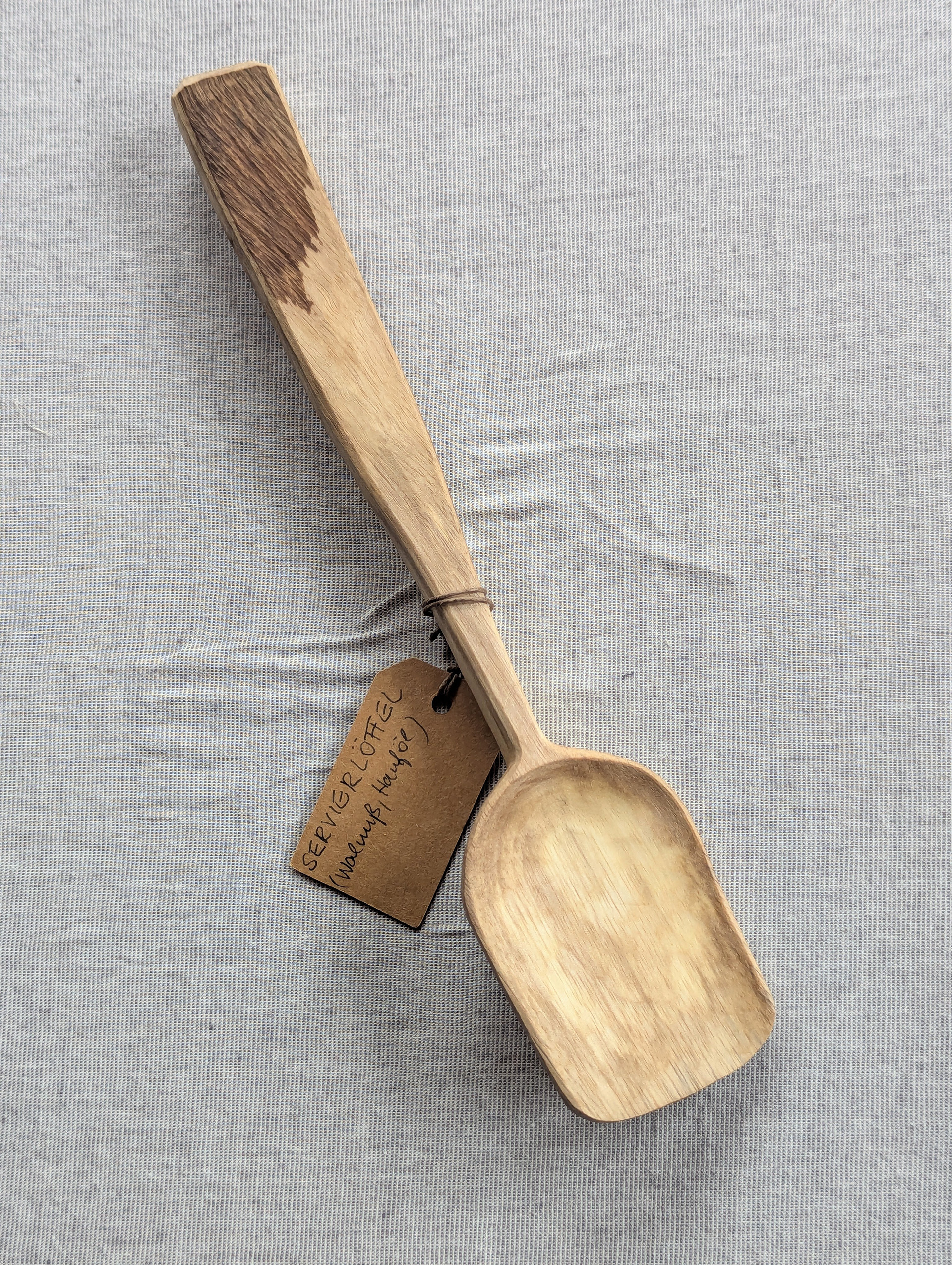 VERKAUFT - No. 10 / Servierlöffel - 23 cm - Walnuss, Hanföl - 22 €