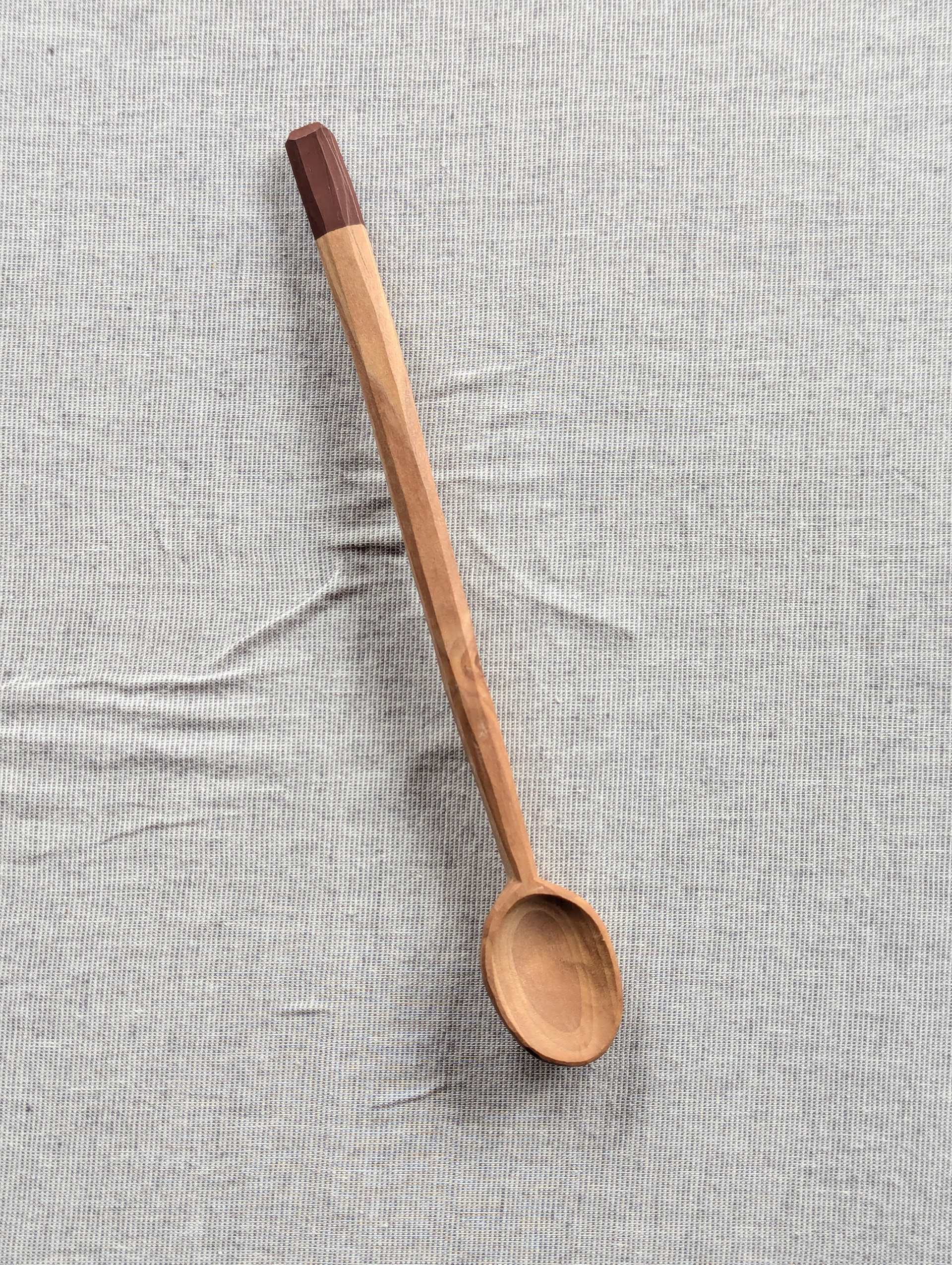 VERKAUFT - No. 20 / Teelöffel - 18 cm - gerösteter Apfel, Milk Paint, Hanföl - 18 €