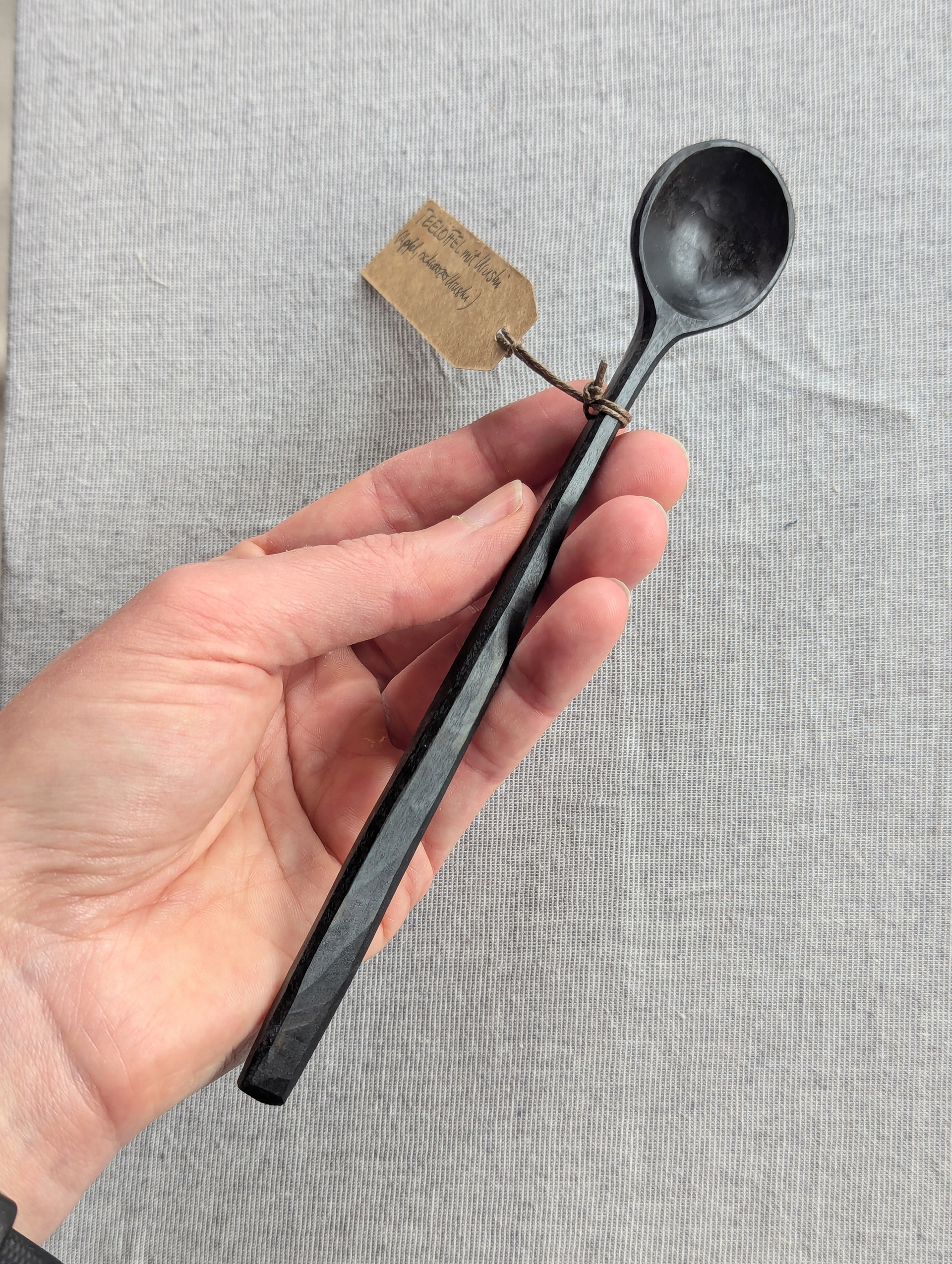 VERKAUFT - No. 30 / Teelöffel - 18 cm - Apfel, schwarzer Urushi - 28 €