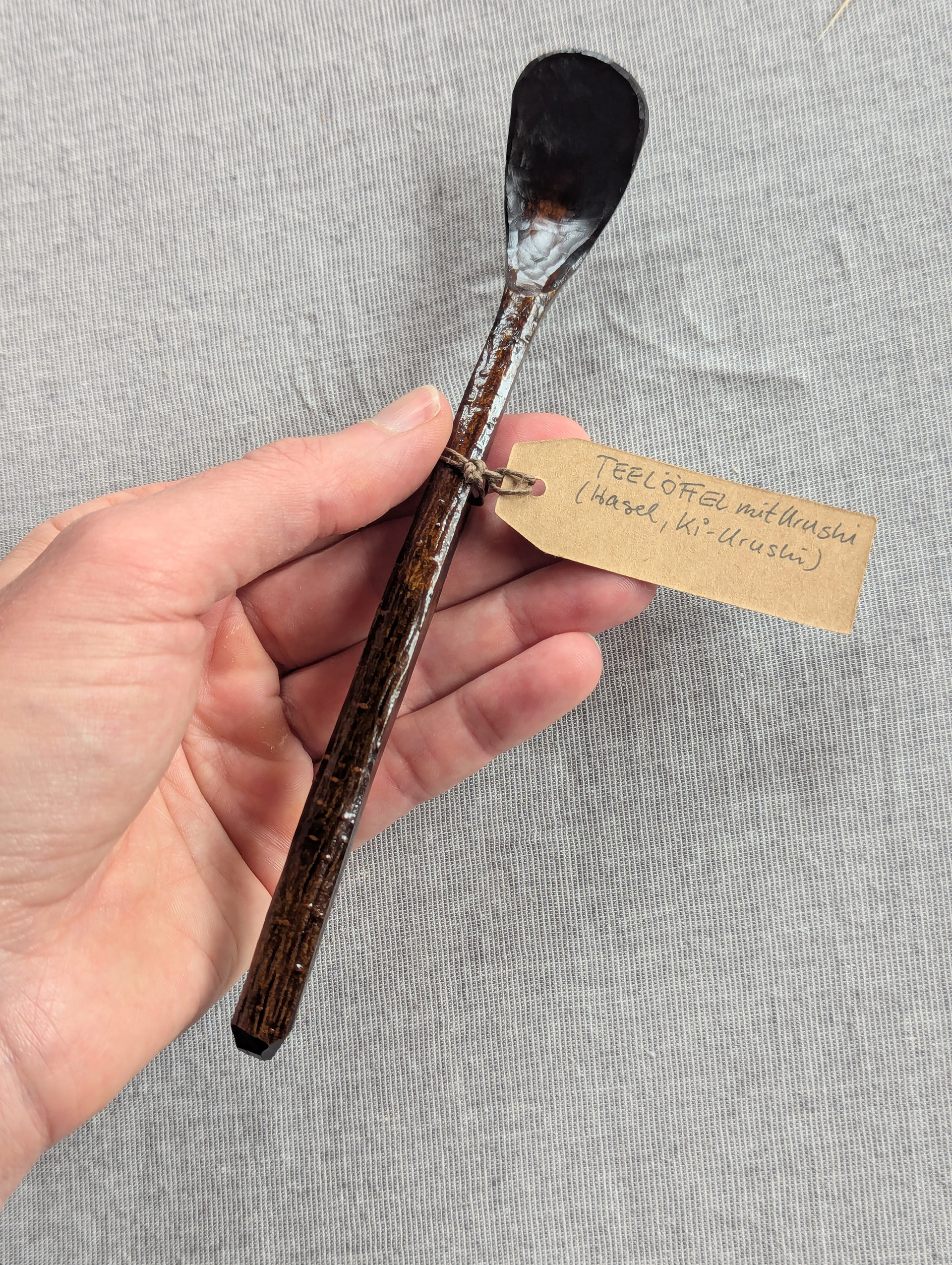 No. 31 / Teelöffel mit Rinde - 17 cm - Hasel, Ki-Urushi - 24 €