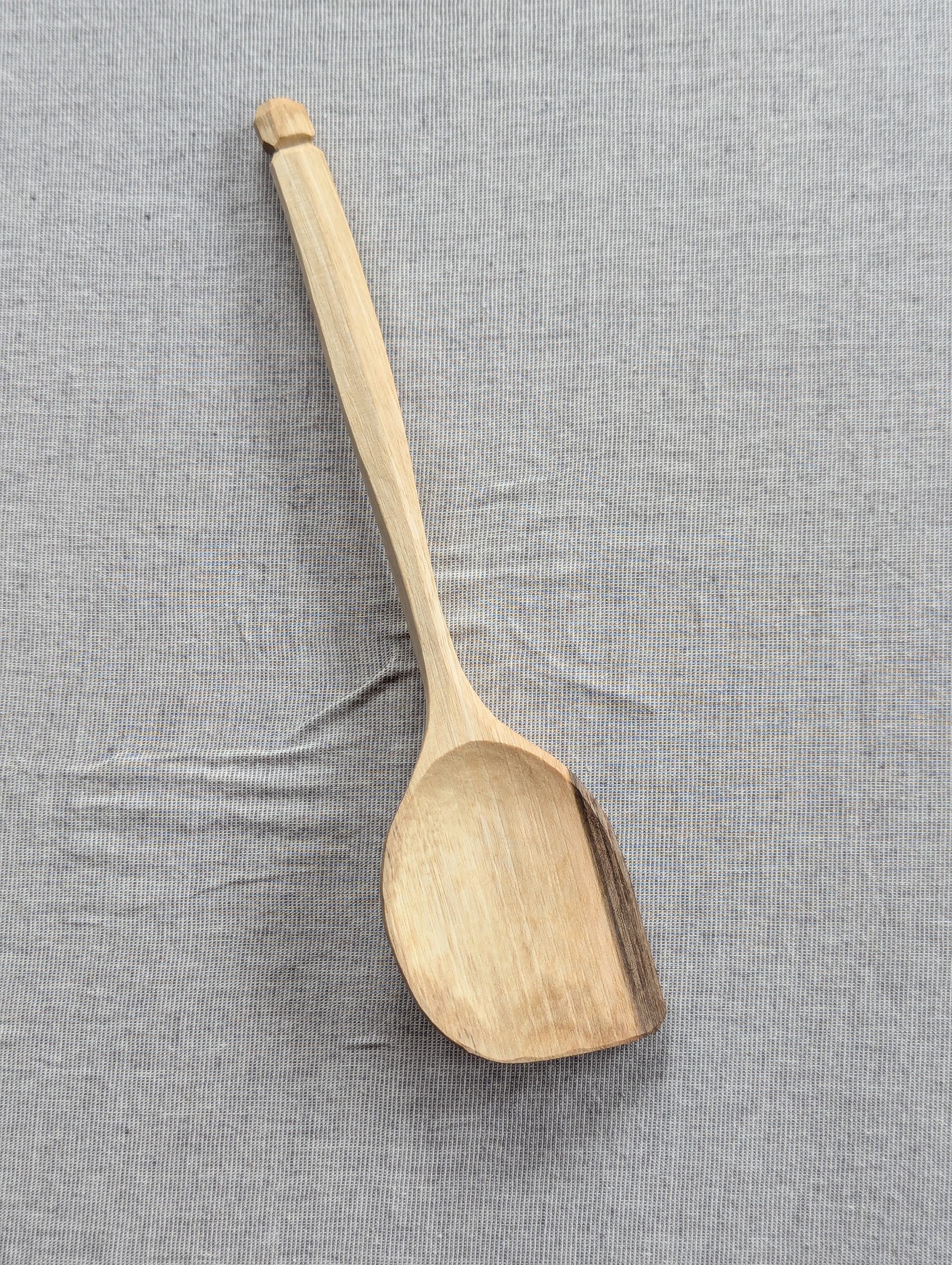 VERKAUFT - No. 09 / Kochlöffel - 21 cm - Walnuss, Hanföl - 22 €