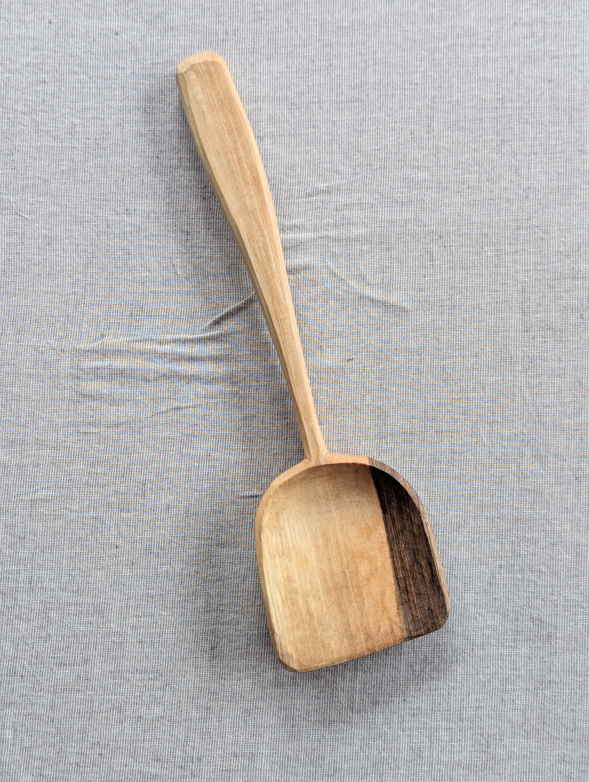 VERKAUFT - No. 11 / Koch-/Servierlöffel - 23 cm - Walnuss, Hanföl - 24 €