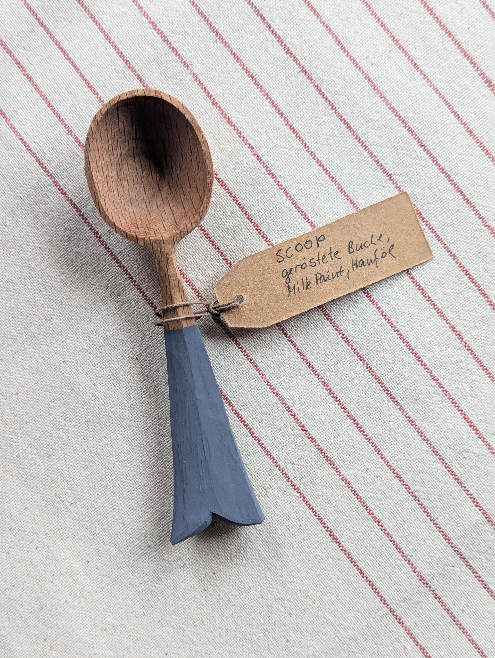 VERKAUFT - No. 04 / Kaffelöffel/ Scoop - 12 cm - geröstete Buche, Milk Paint, Hanföl - 22 €
