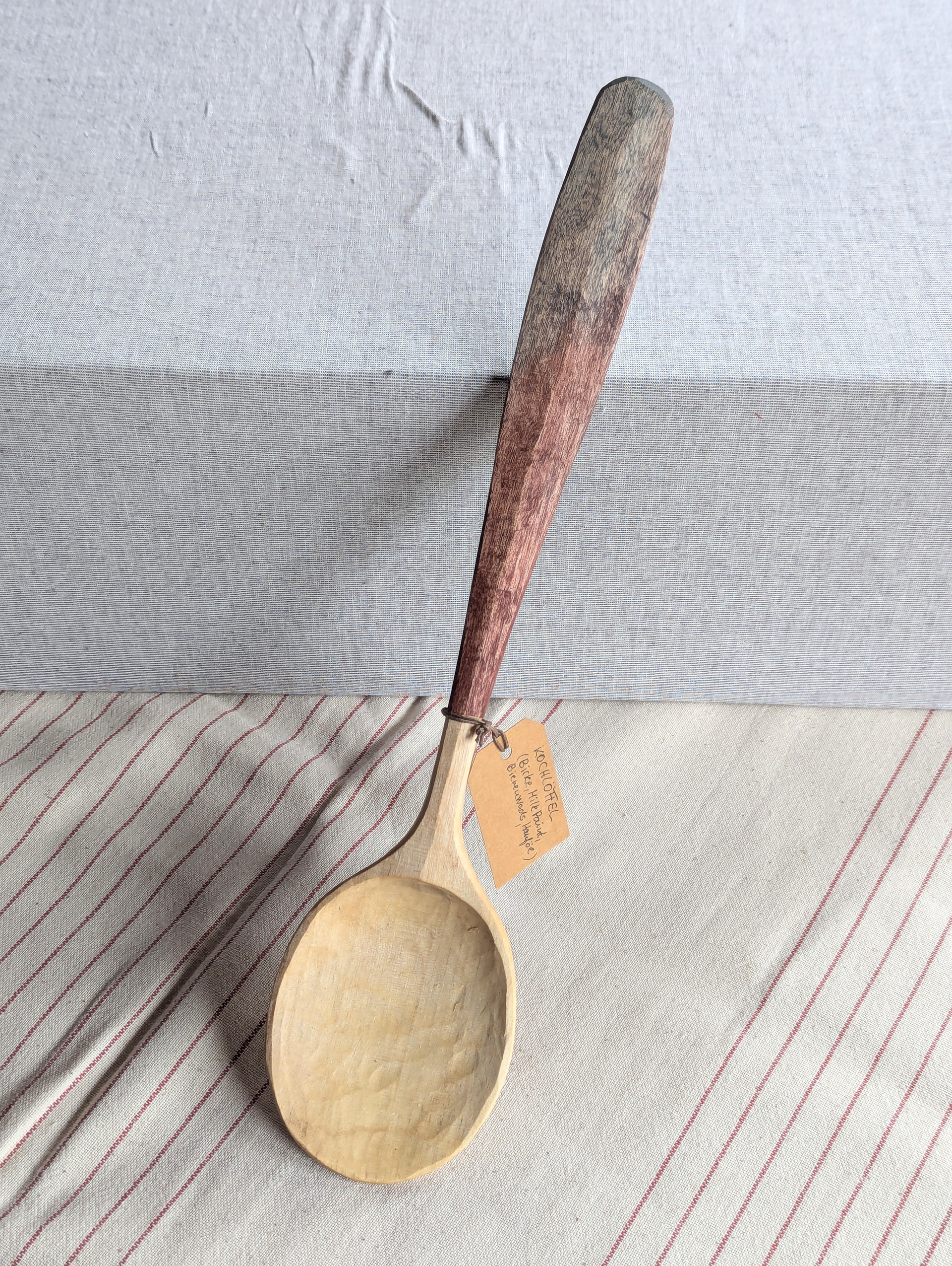 VERKAUFT - No. 06 / Großer Kochlöffel - 32 cm - Birke, Bienenwachs, Hanföl - 30 €