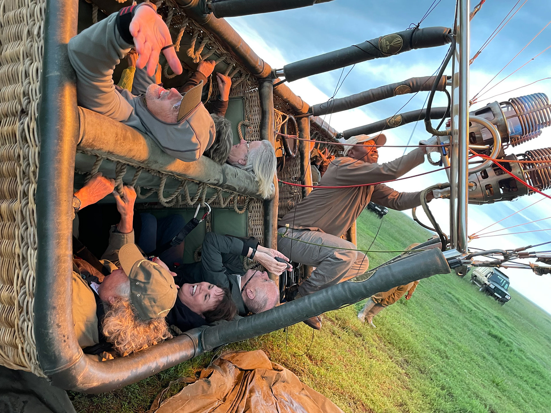 Tipping Upright Balloon-Serengeti