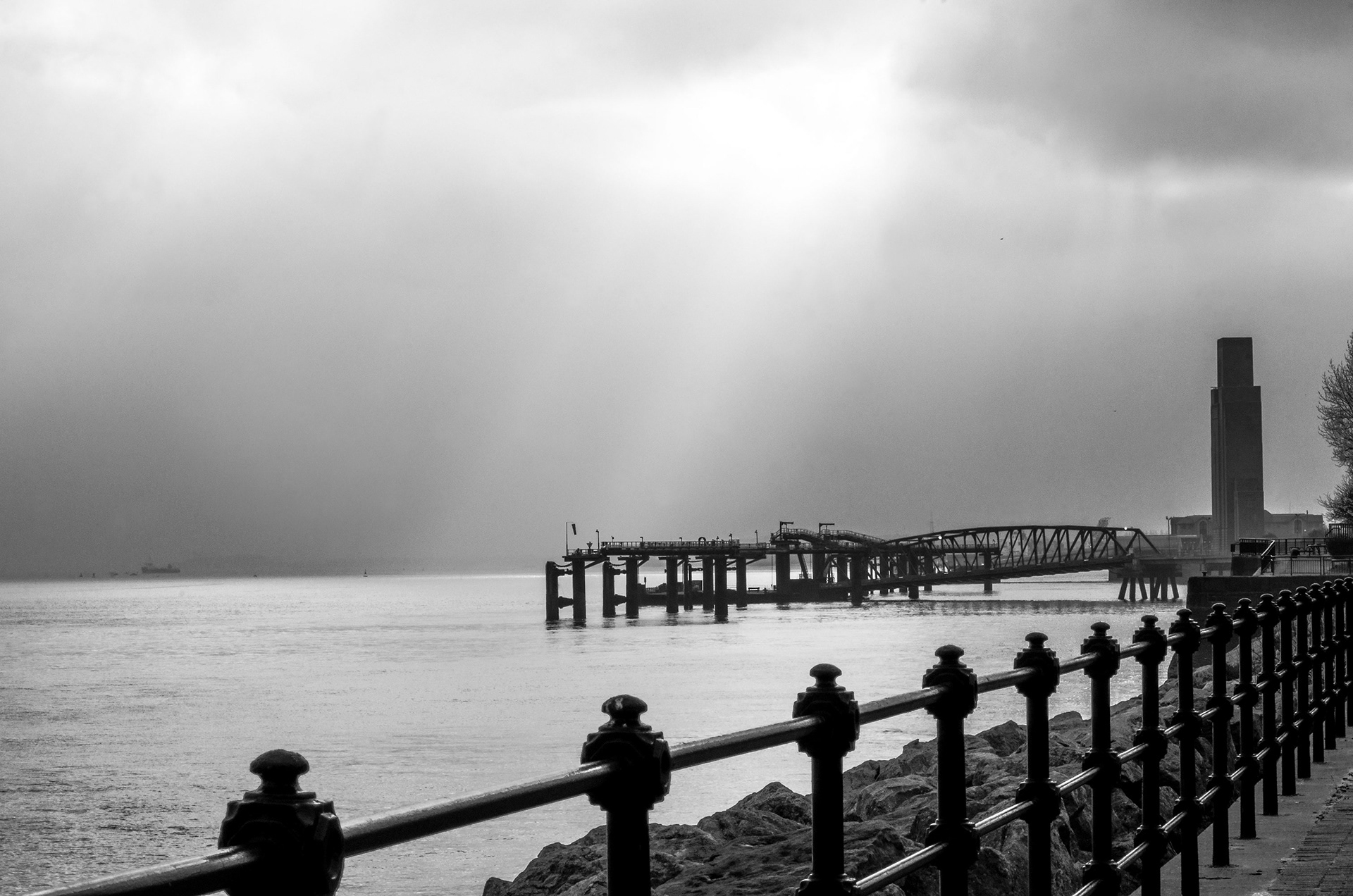 Mersey Halo 16x12 Fine Art Print £30.00 In a white mount and backboard