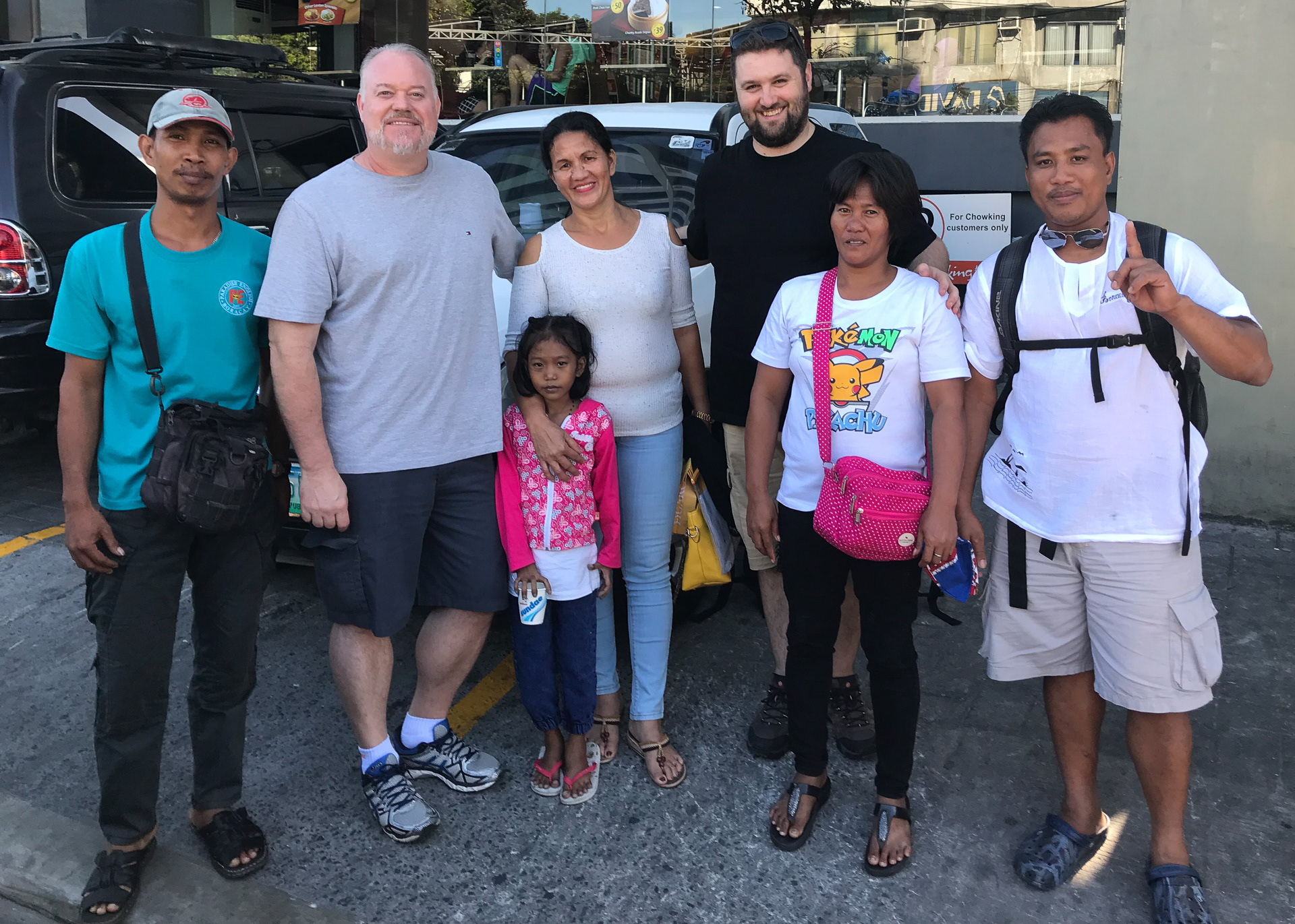 Our crew with the Dela Cruz family.