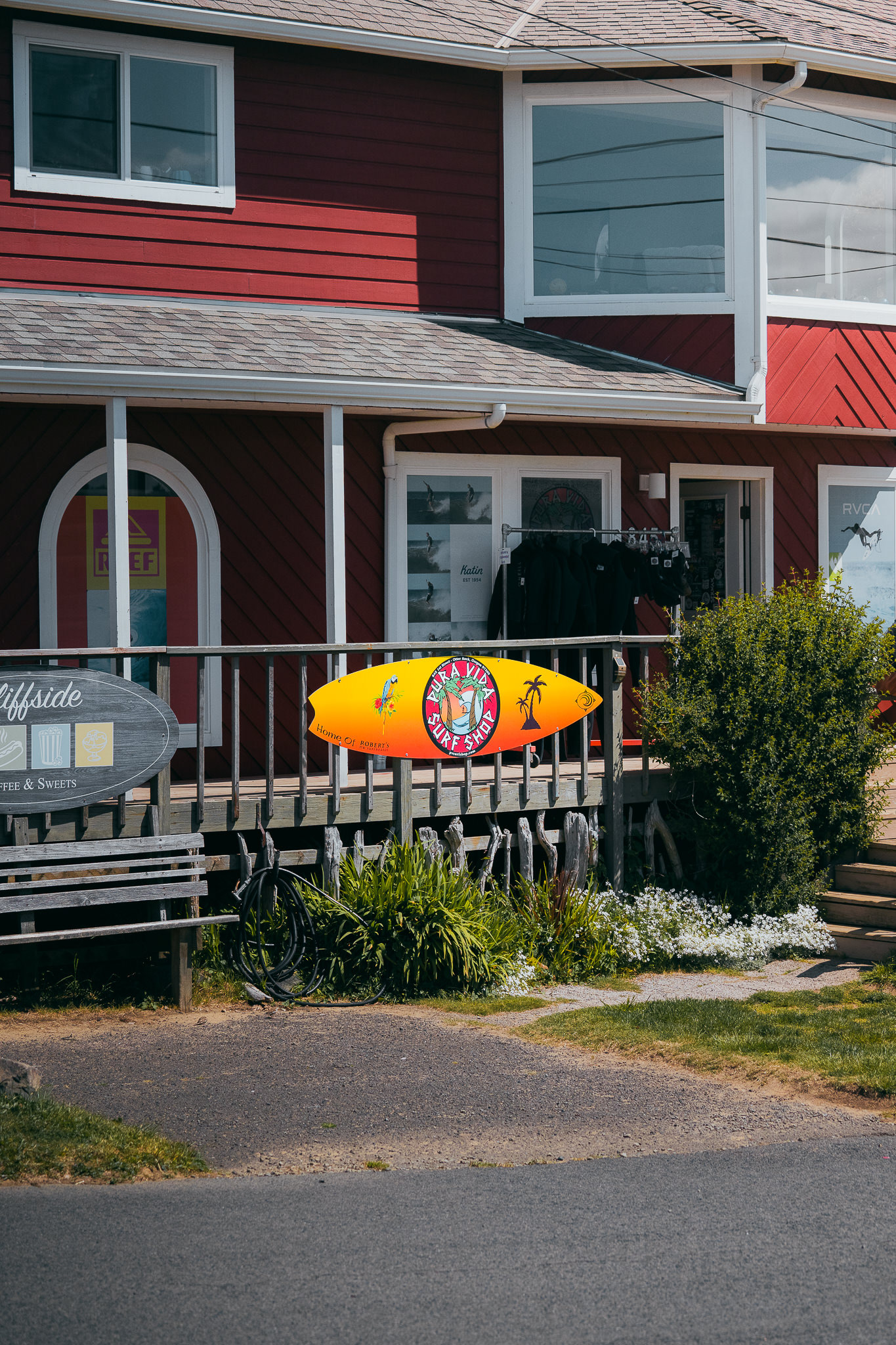 Pura Vida Surf Shop (Oregon)