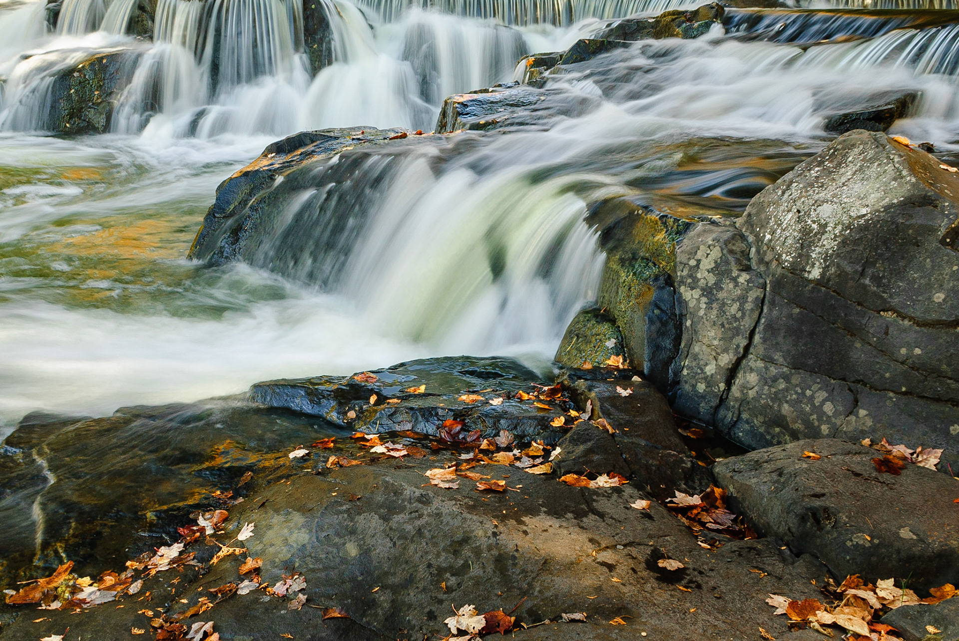 DTGD12724 Bond Falls