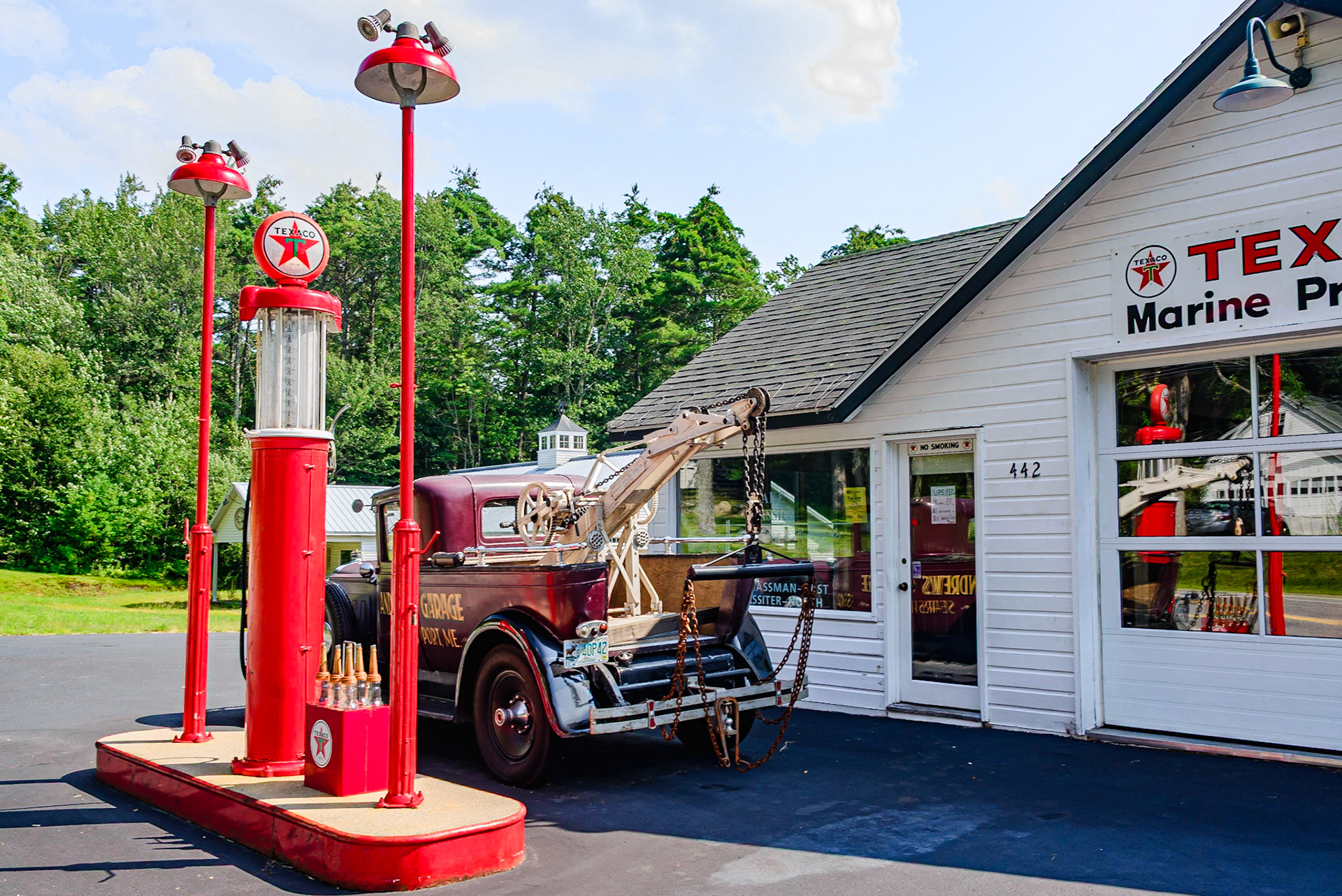DTGD38264-Old Packard Tow Truck