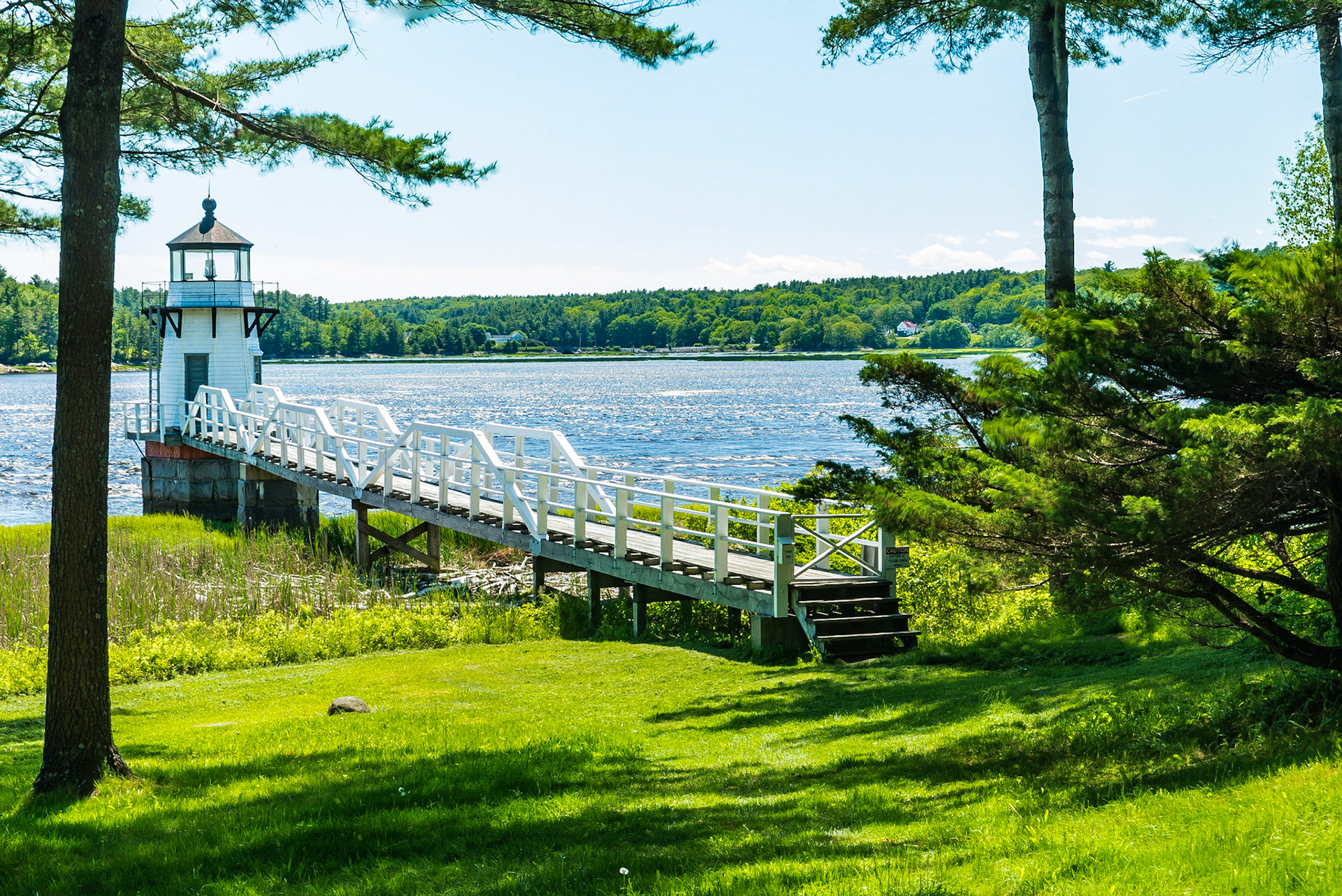 DTGD15251 Doubling Point Lighthouse