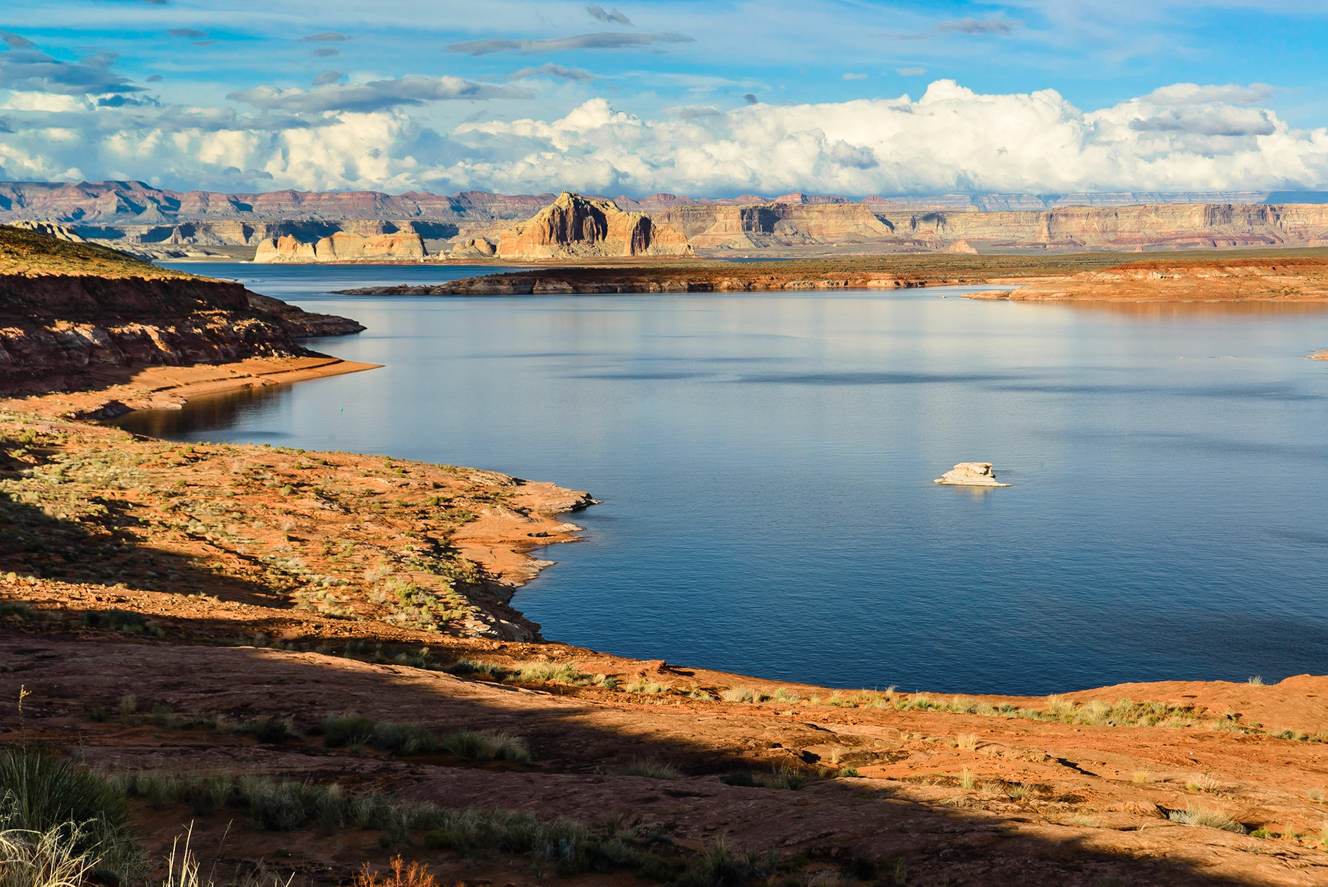 DTGD22712 Late Afternoon Sun on Lake Powell, Page, Az
