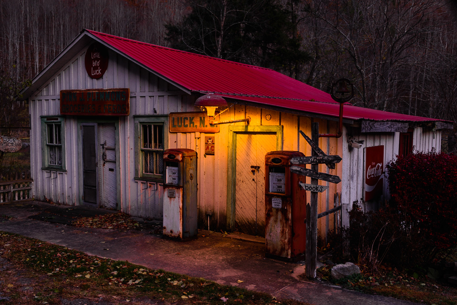 DTGD25680 Old Gas Station