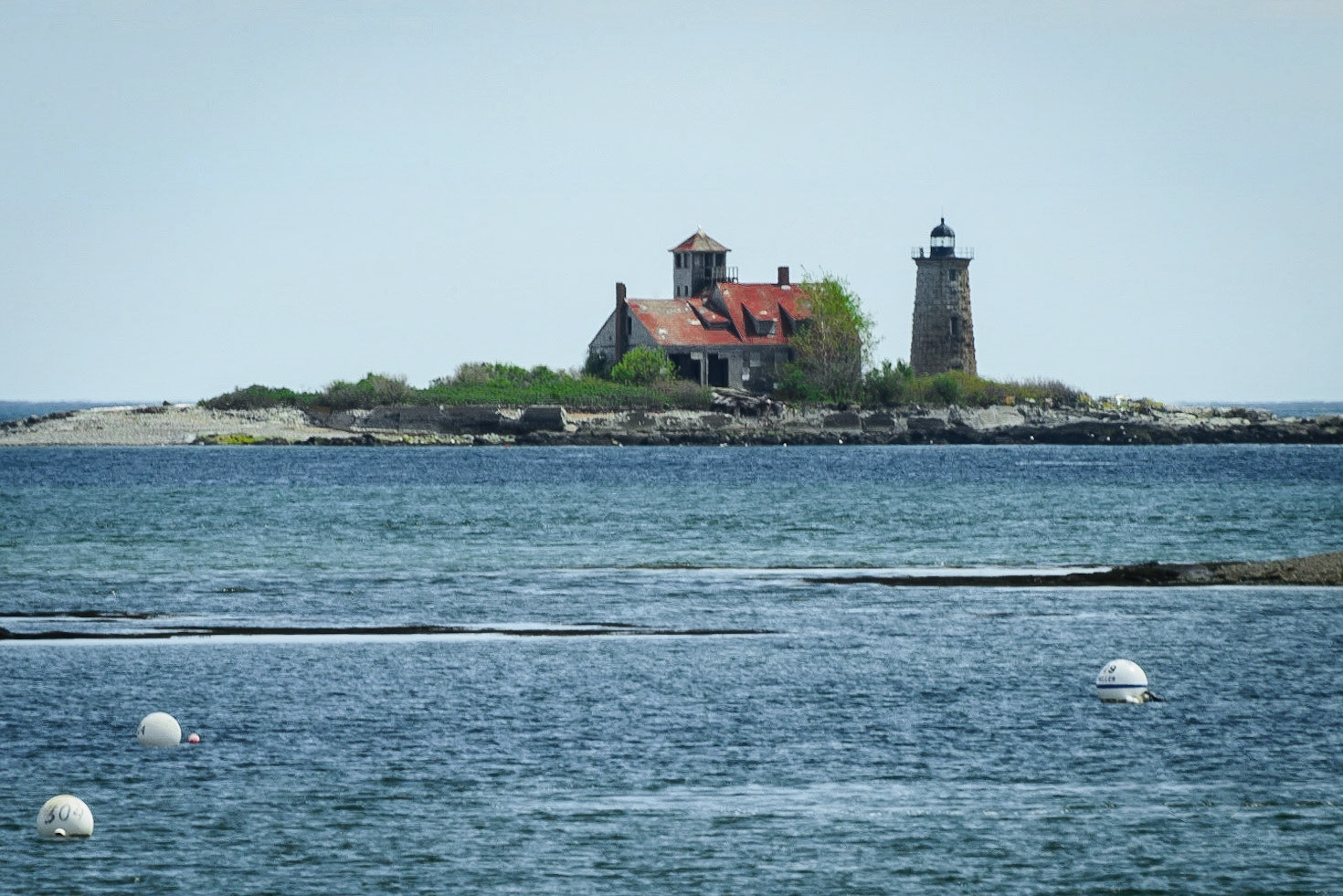 DTGD15174 Whaleback Lighthouse &amp; Wood Island Life Saving Station (brfore restoration)