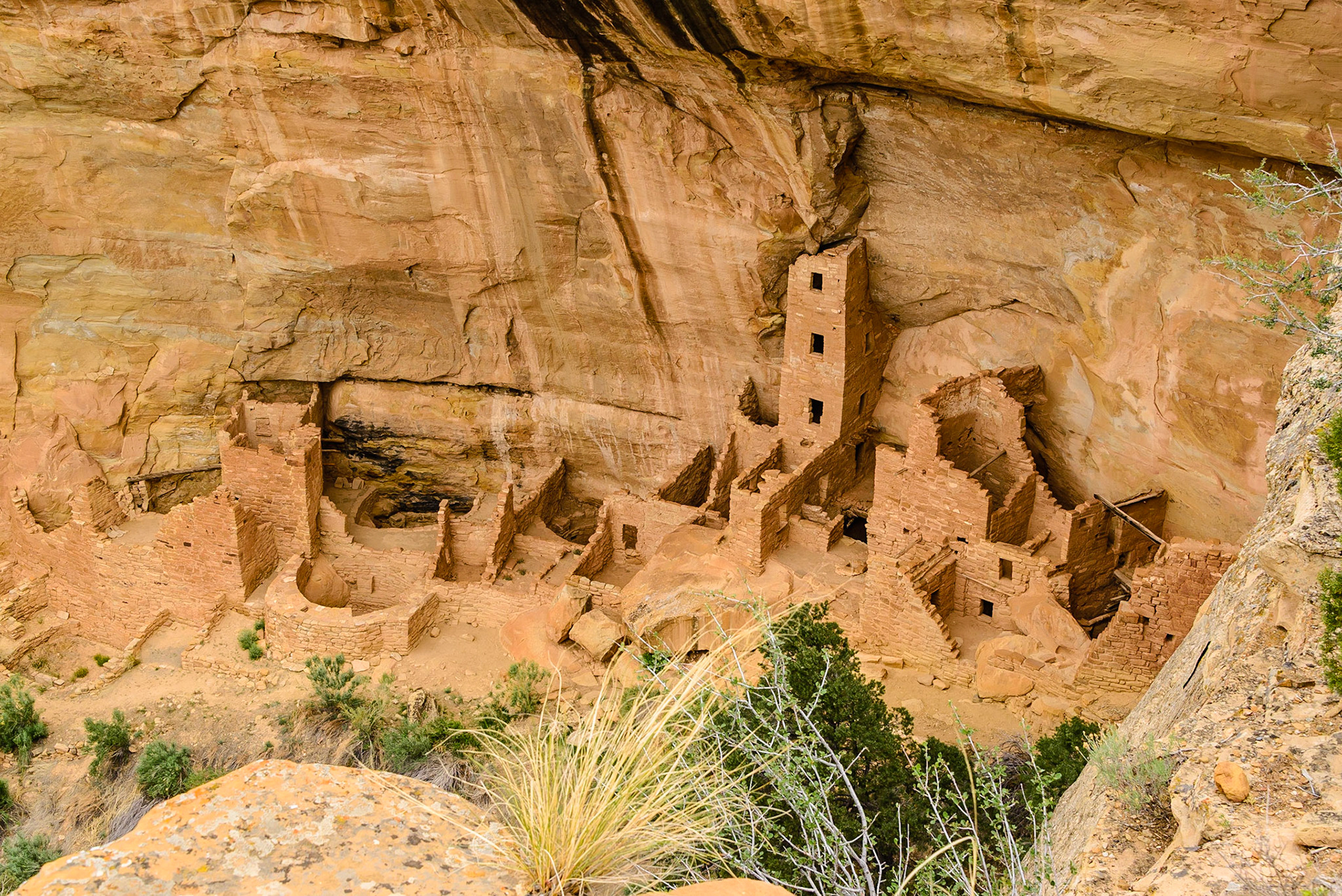 DTGD29056 Square Tower House