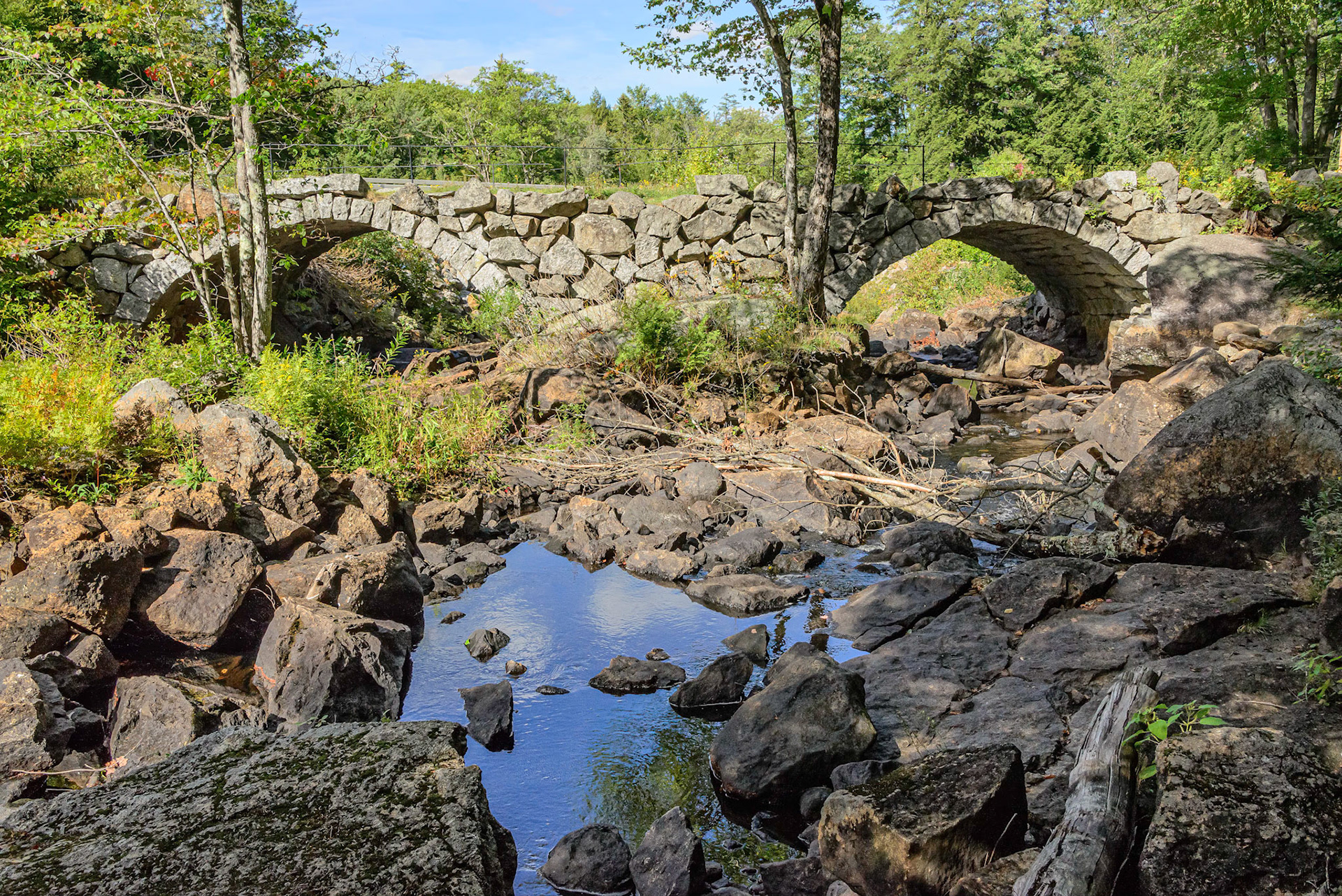 DTGD33401 Stone Arch Bridge (mortarless)
