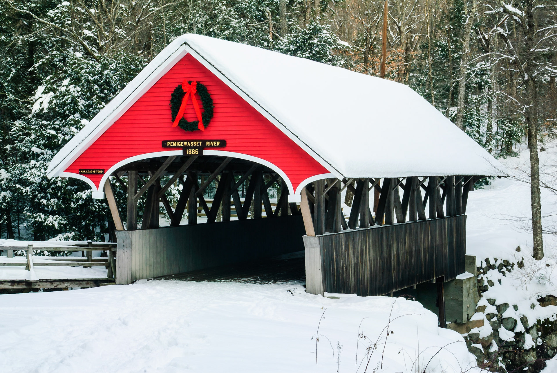 DTGD01020 Flume Covered Bridge