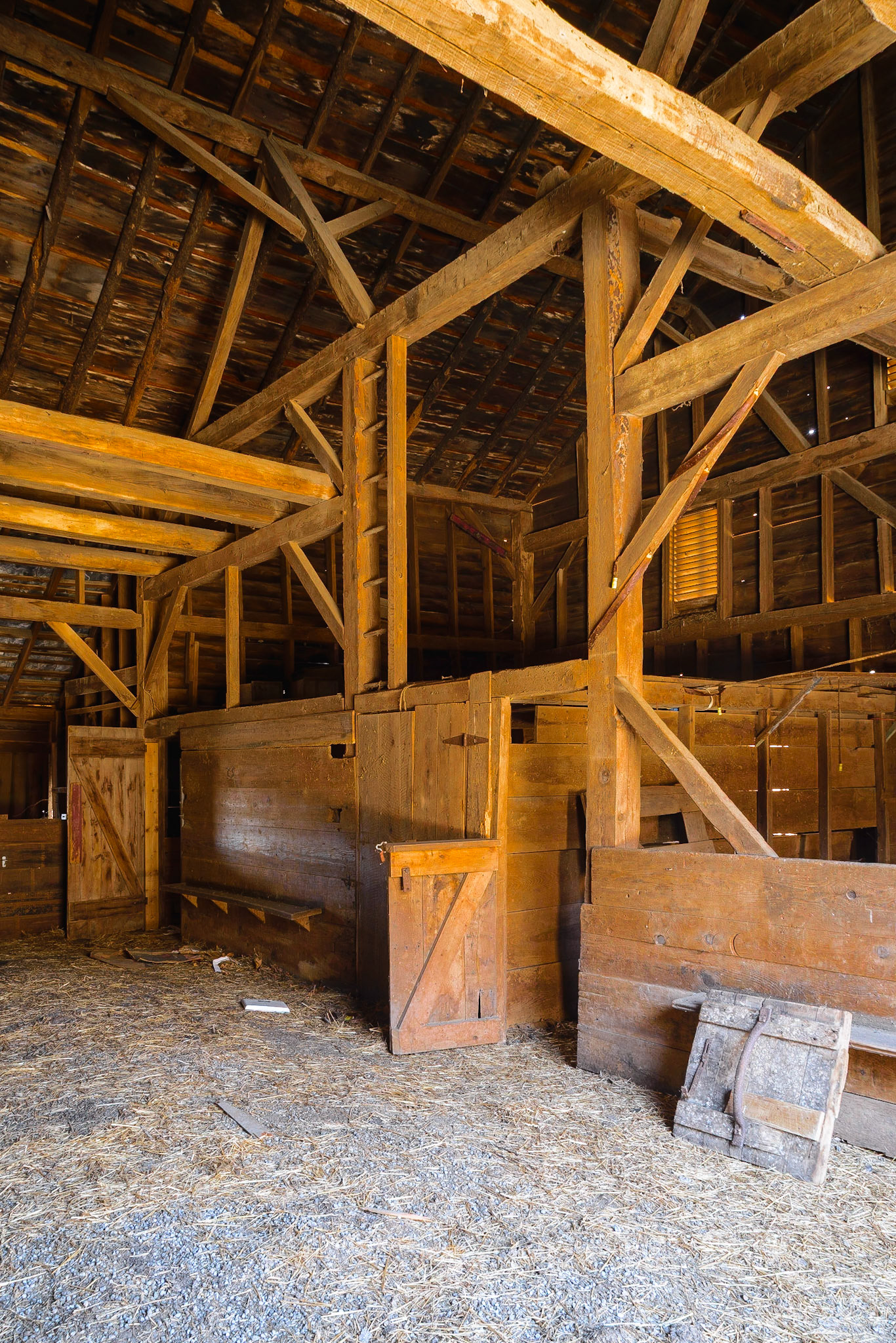 DTGD19925 Inside Old Barn