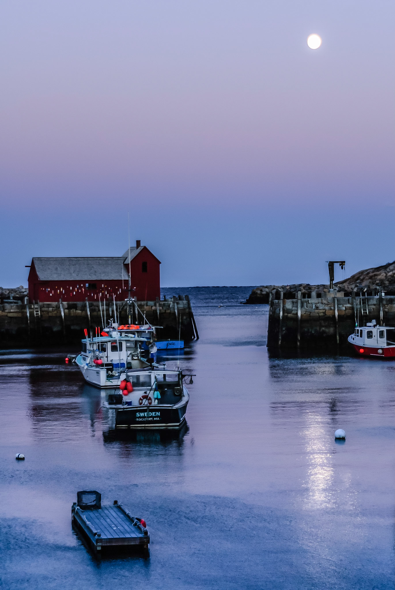 DTGD00920 Moon over Rockport Harbor