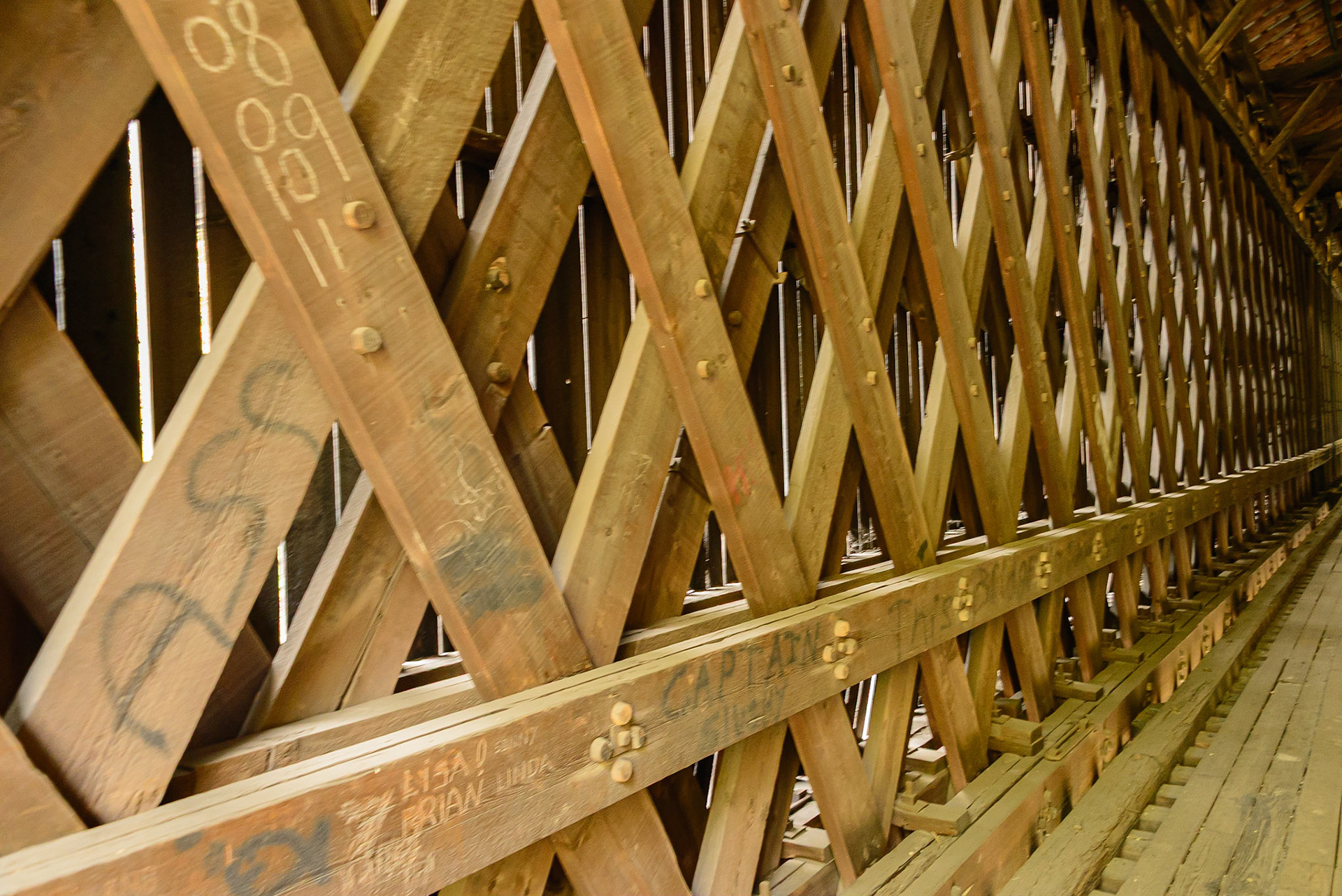 DTGD33591 Pier Covered RR Bridge, Newprot, NH