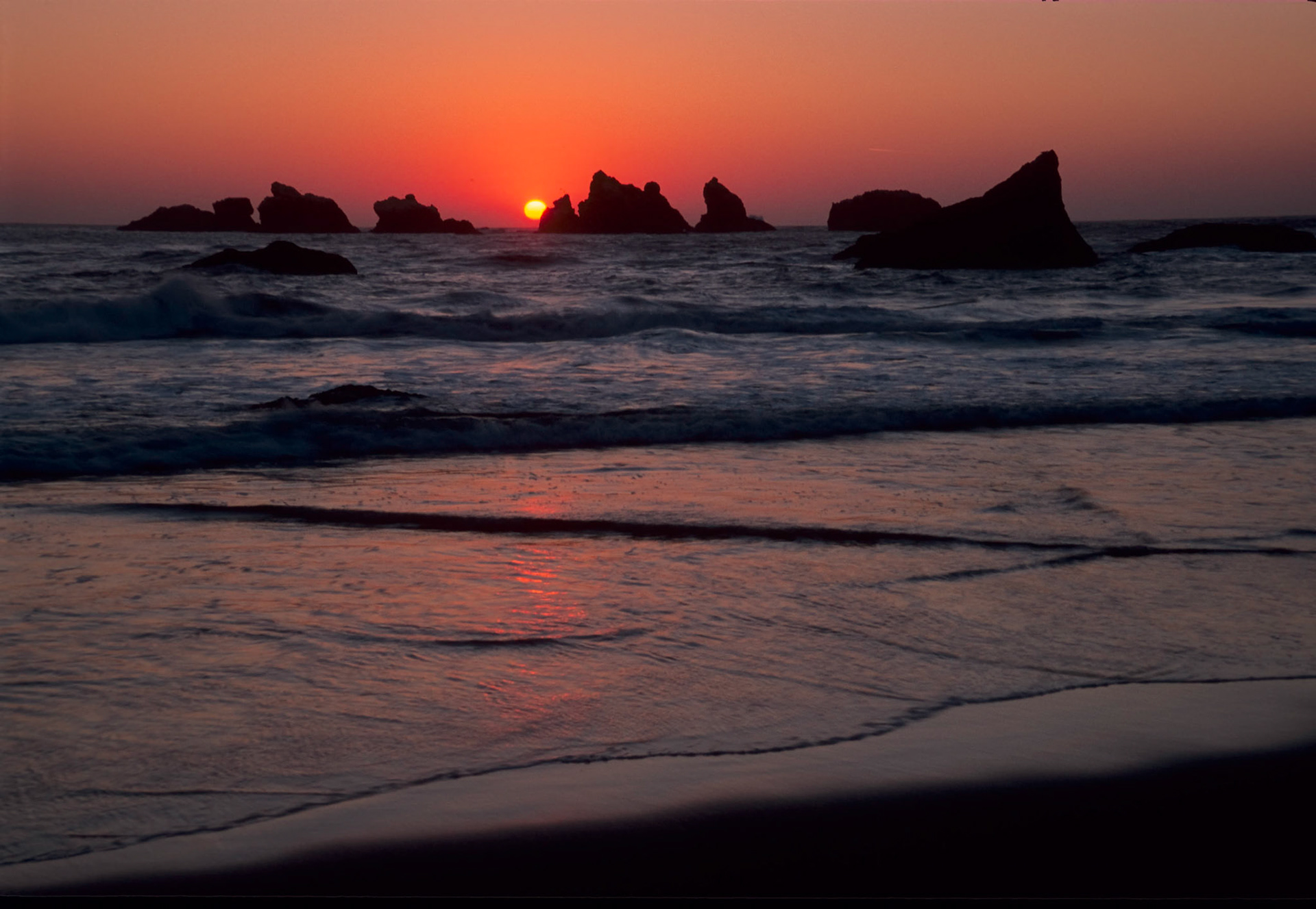 DTG06243 Sunset On The Beach