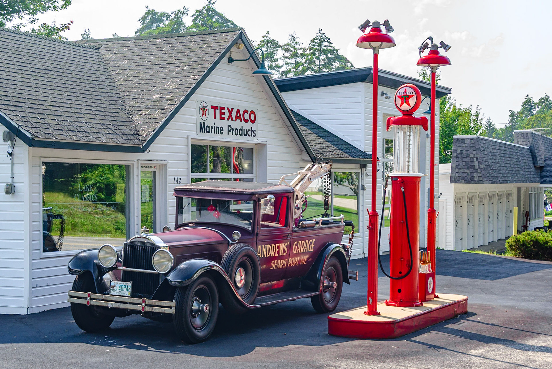 DTGD38268-Old Packard Tow Truck