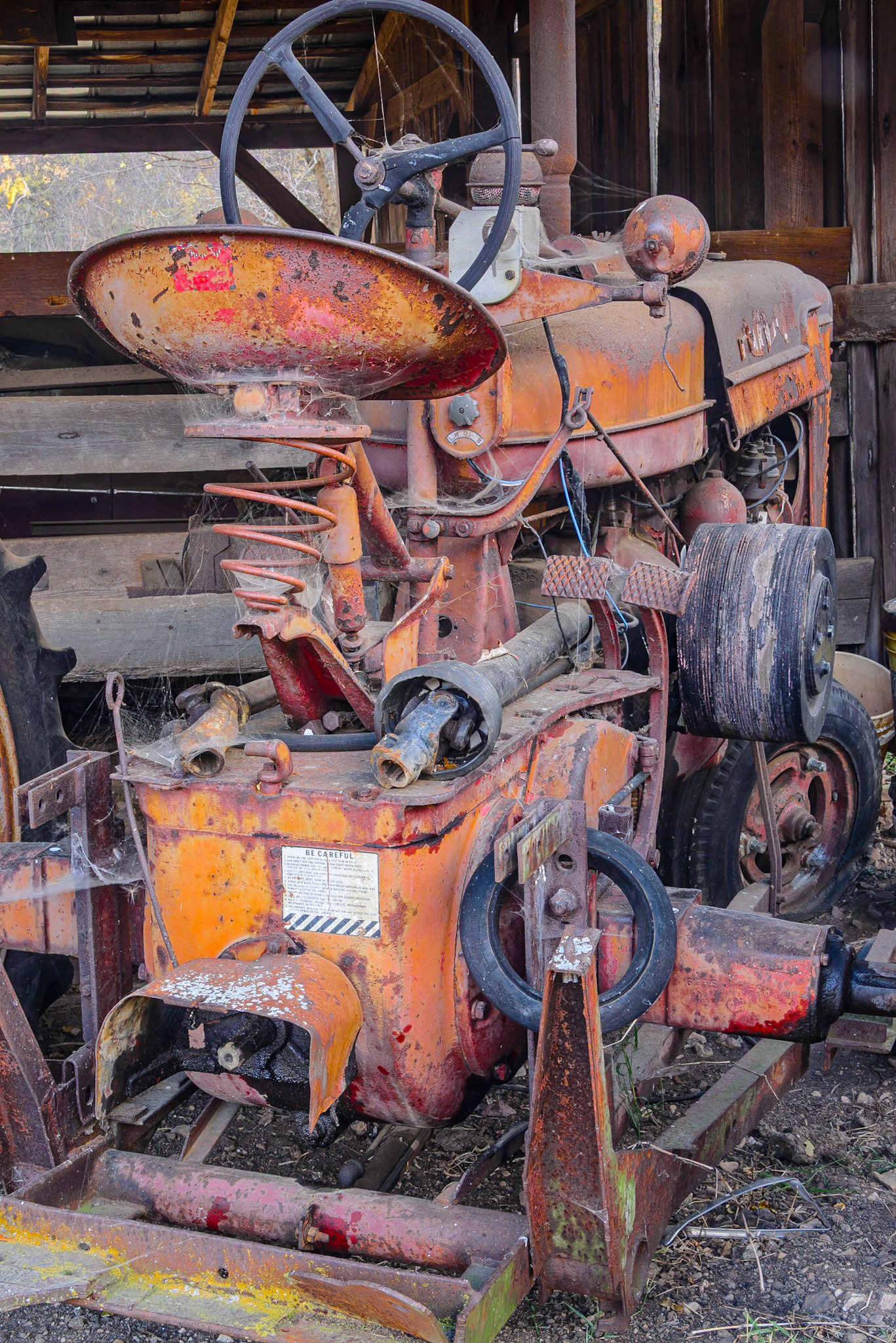 DTGD25628-Old Farmall Tractor
