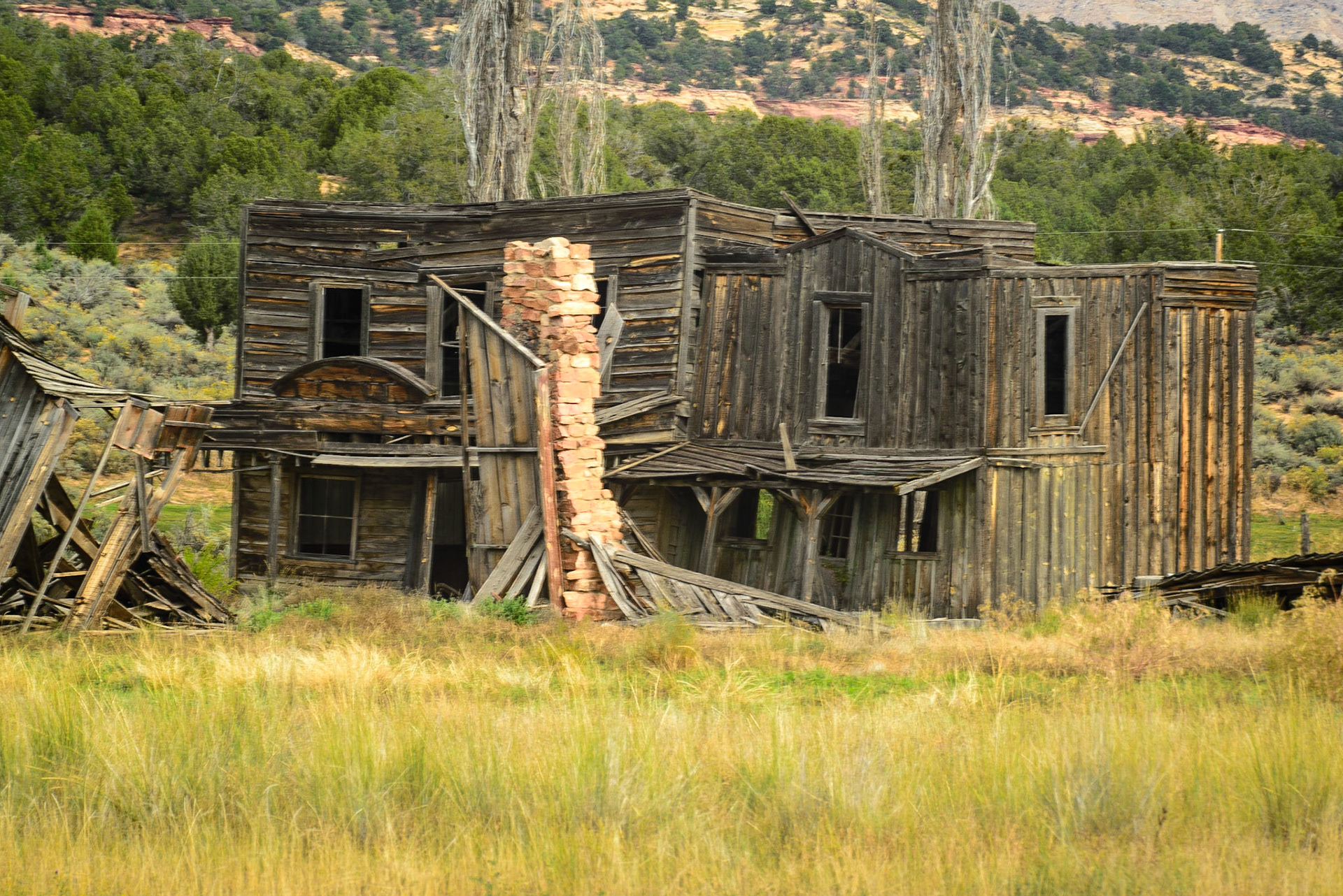 DTGD22502 Old Gunsmoke Movie Set in Johnson Canyon, UT.