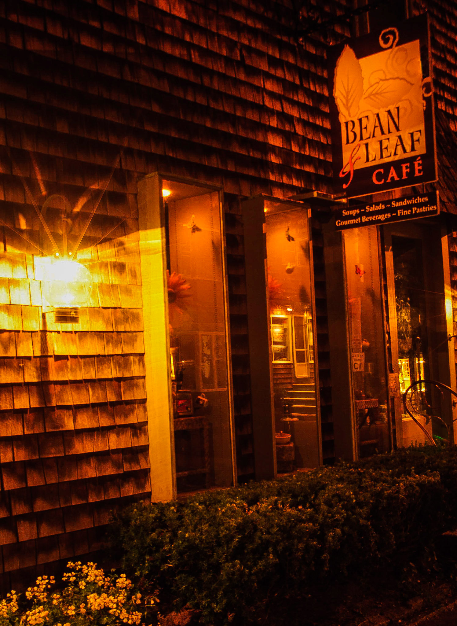 Bean & Leaf Cafe @ Night